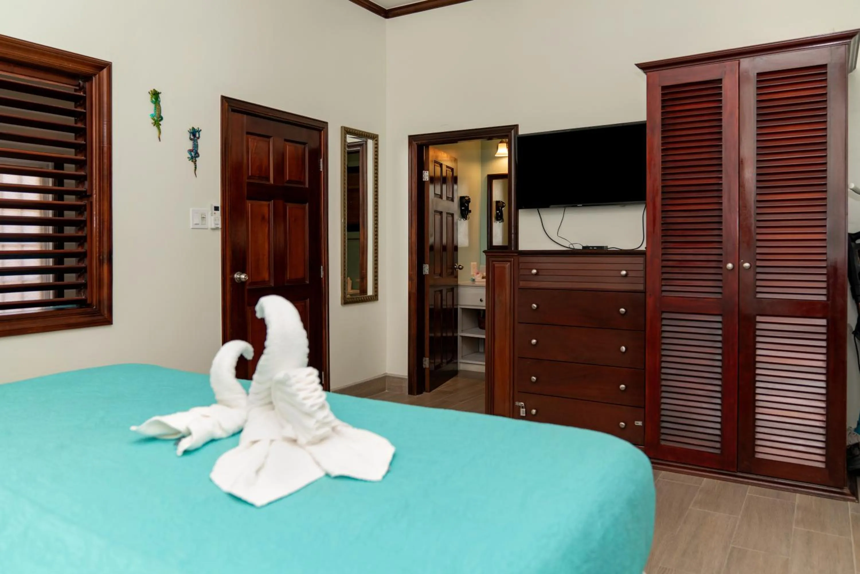 Bed in X'tan Ha- The Waterfront