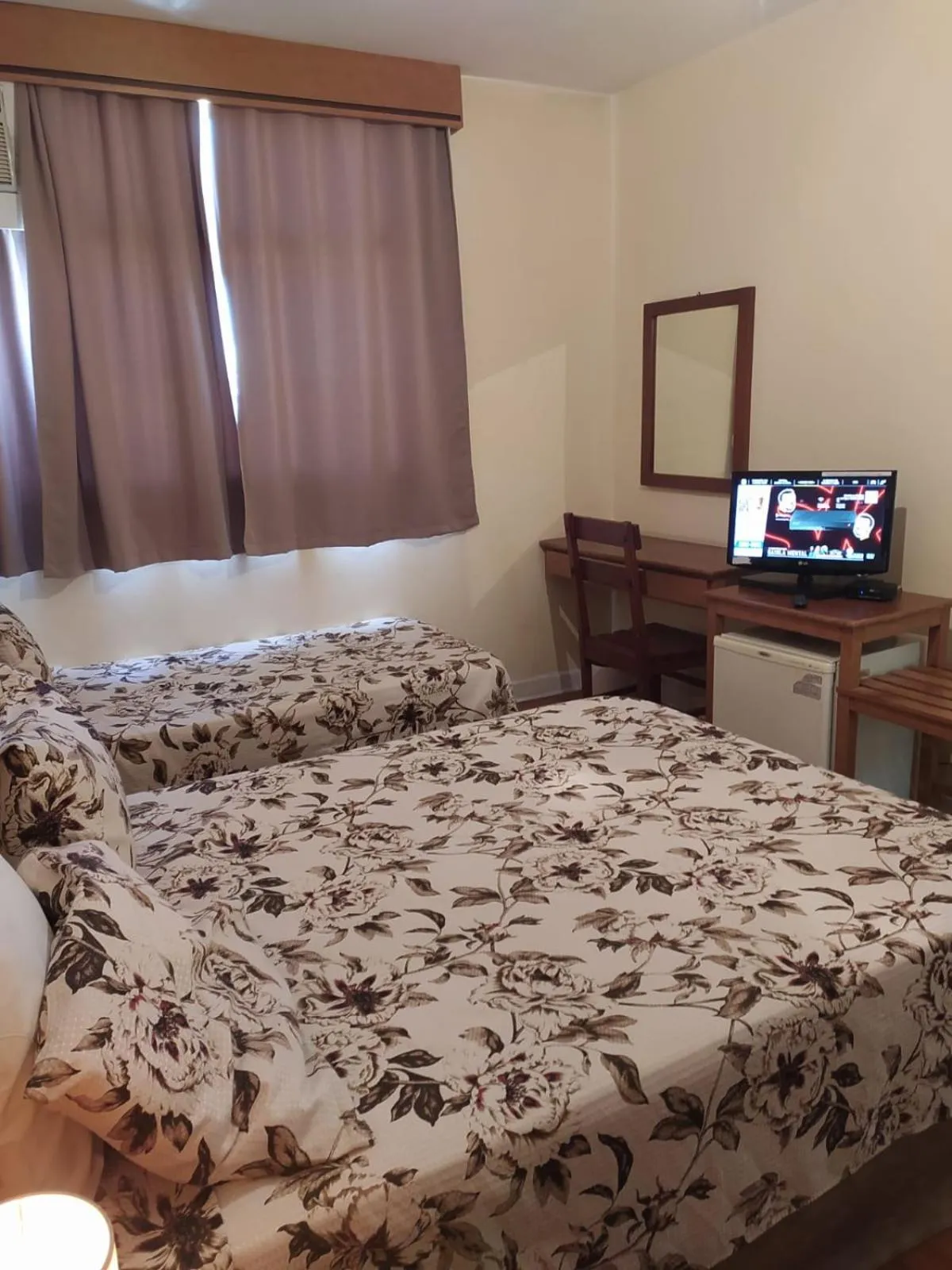 Breakfast, Bed in Dublin Hotel