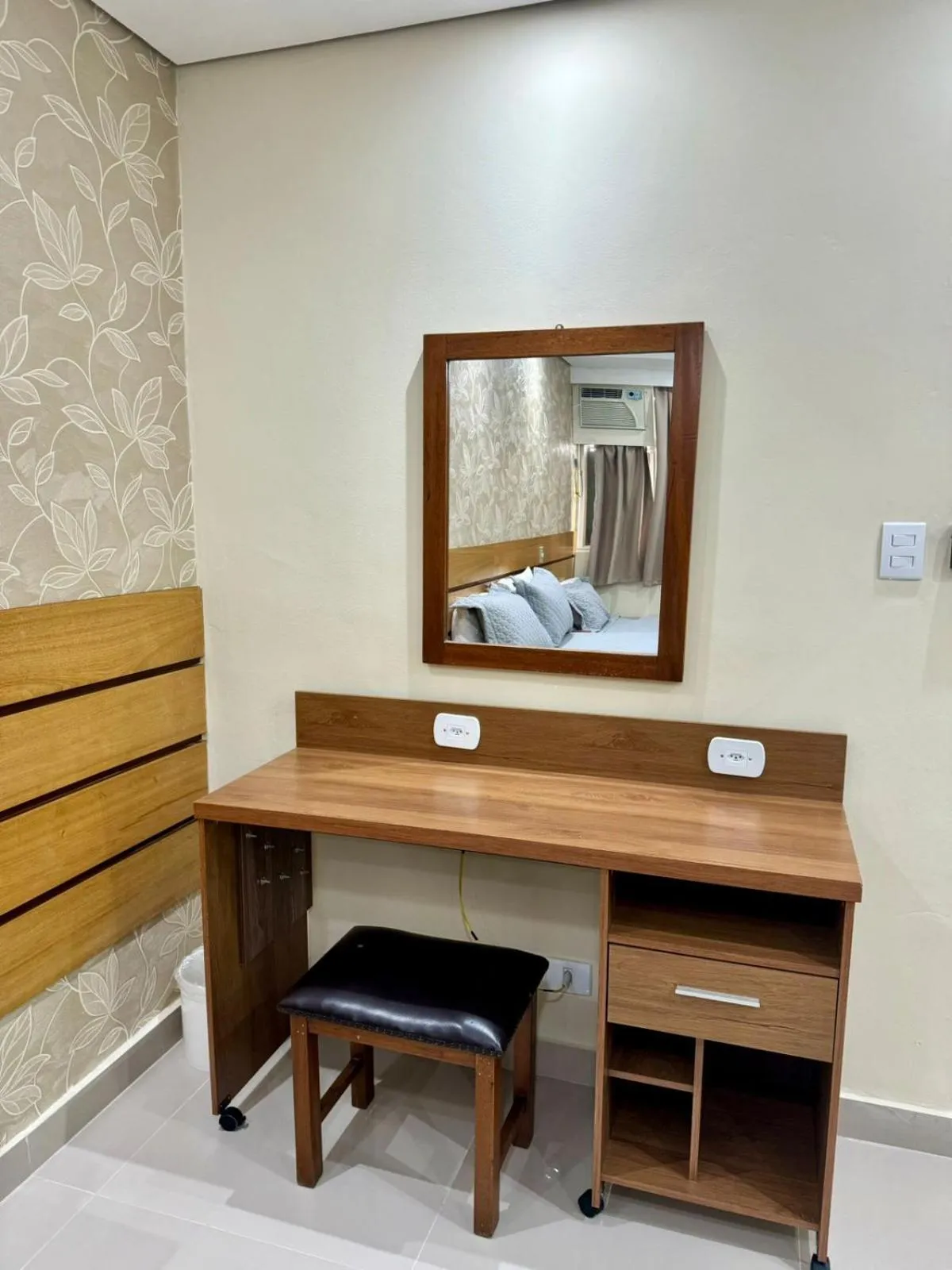 Bedroom in Dublin Hotel