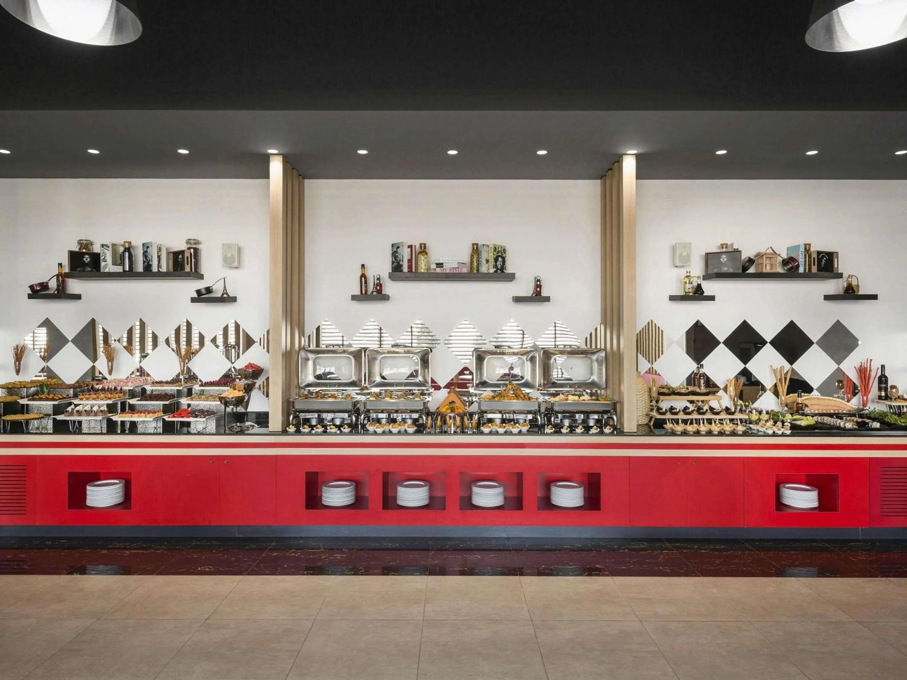 Restaurant/places to eat in Adagio Jeddah City Center