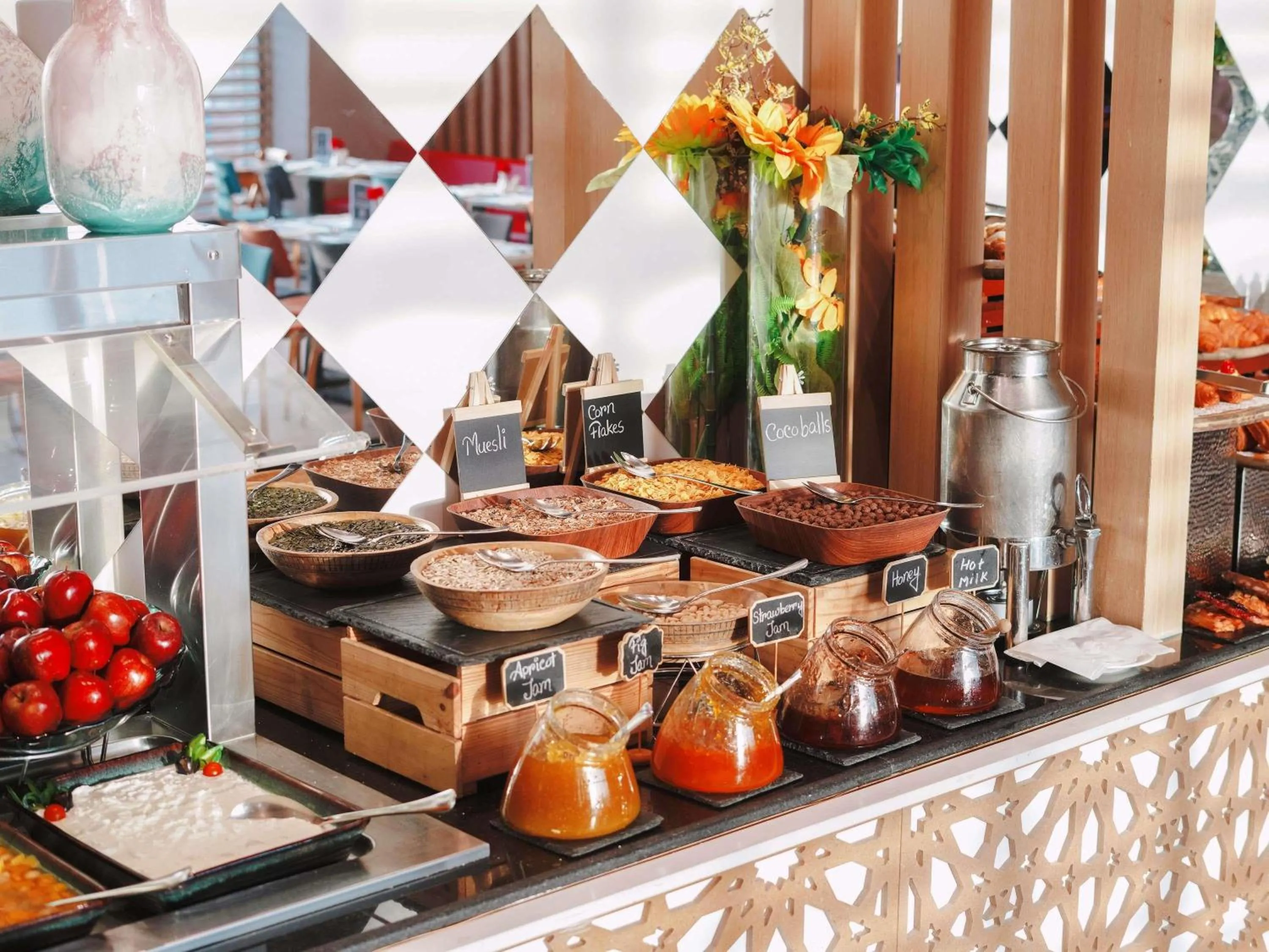 Restaurant/places to eat in Adagio Jeddah City Center