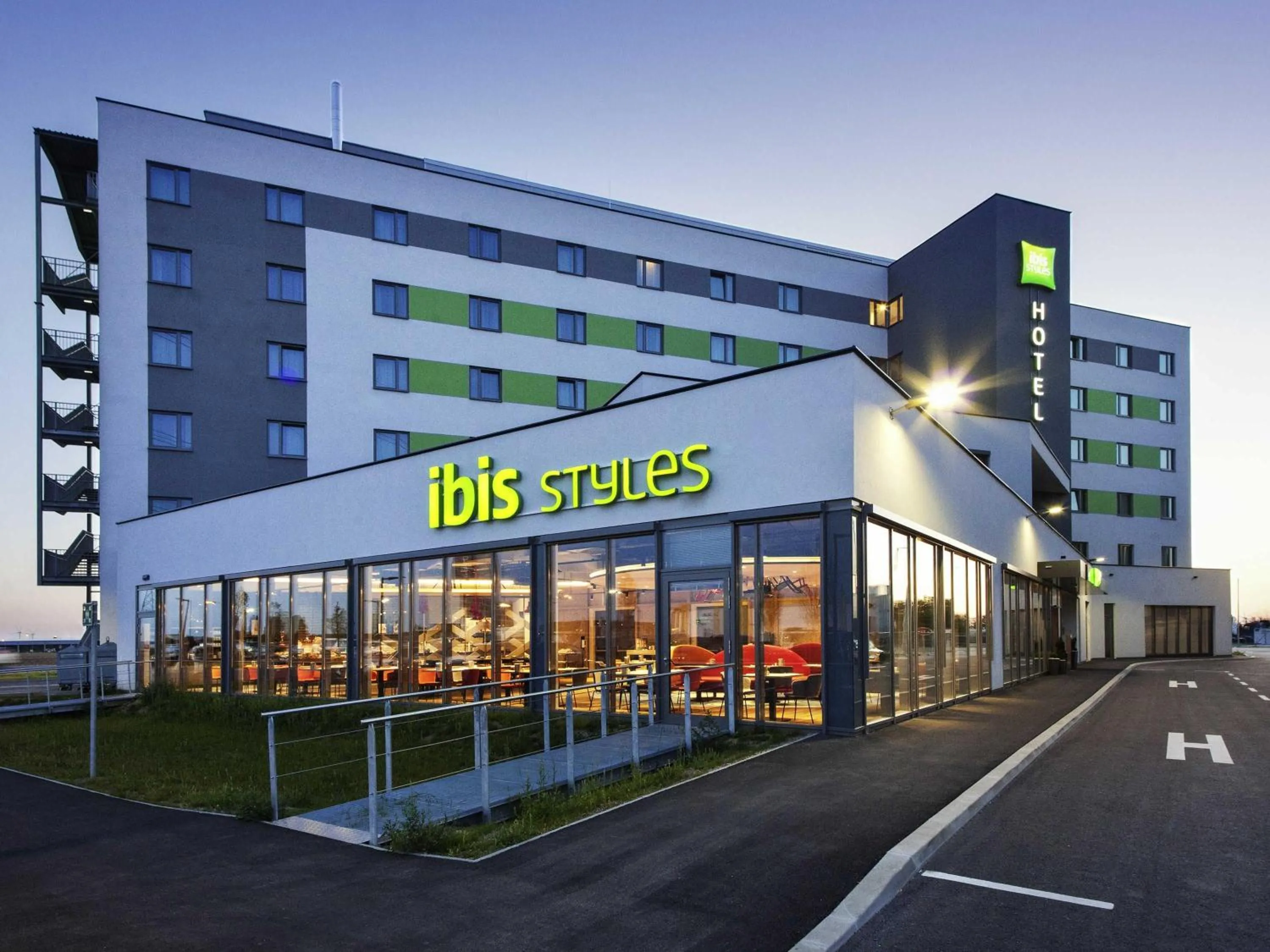 Property building in ibis Styles Parndorf Neusiedler See