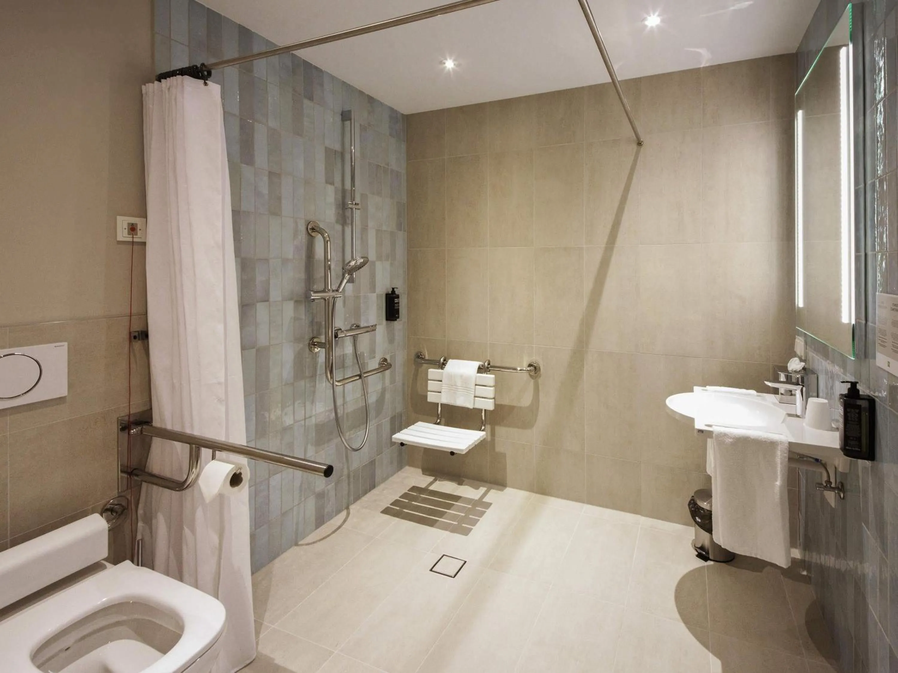 Bedroom in ibis Styles Parndorf Neusiedler See