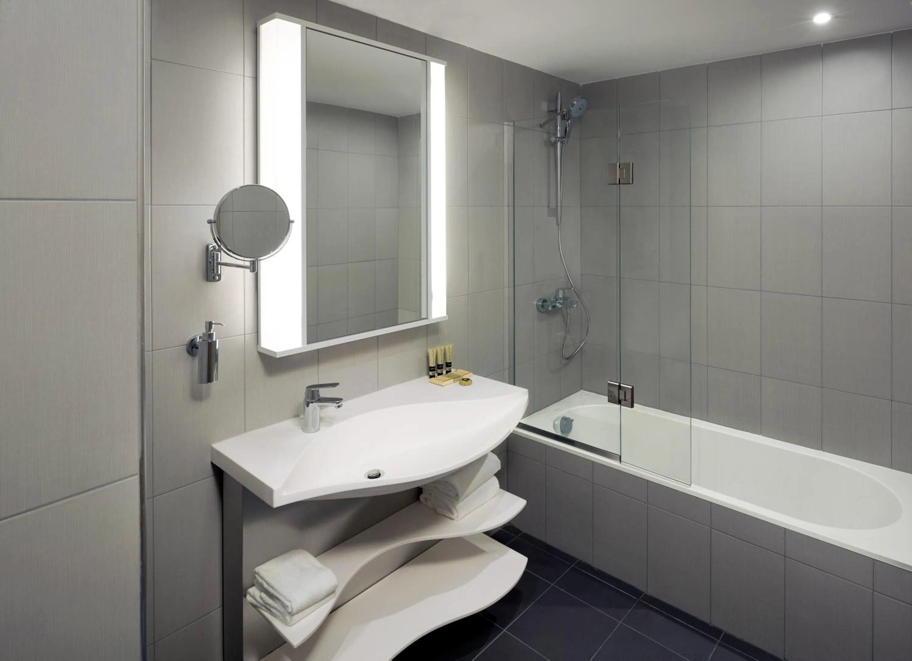 Shower in ibis Jeddah City Center