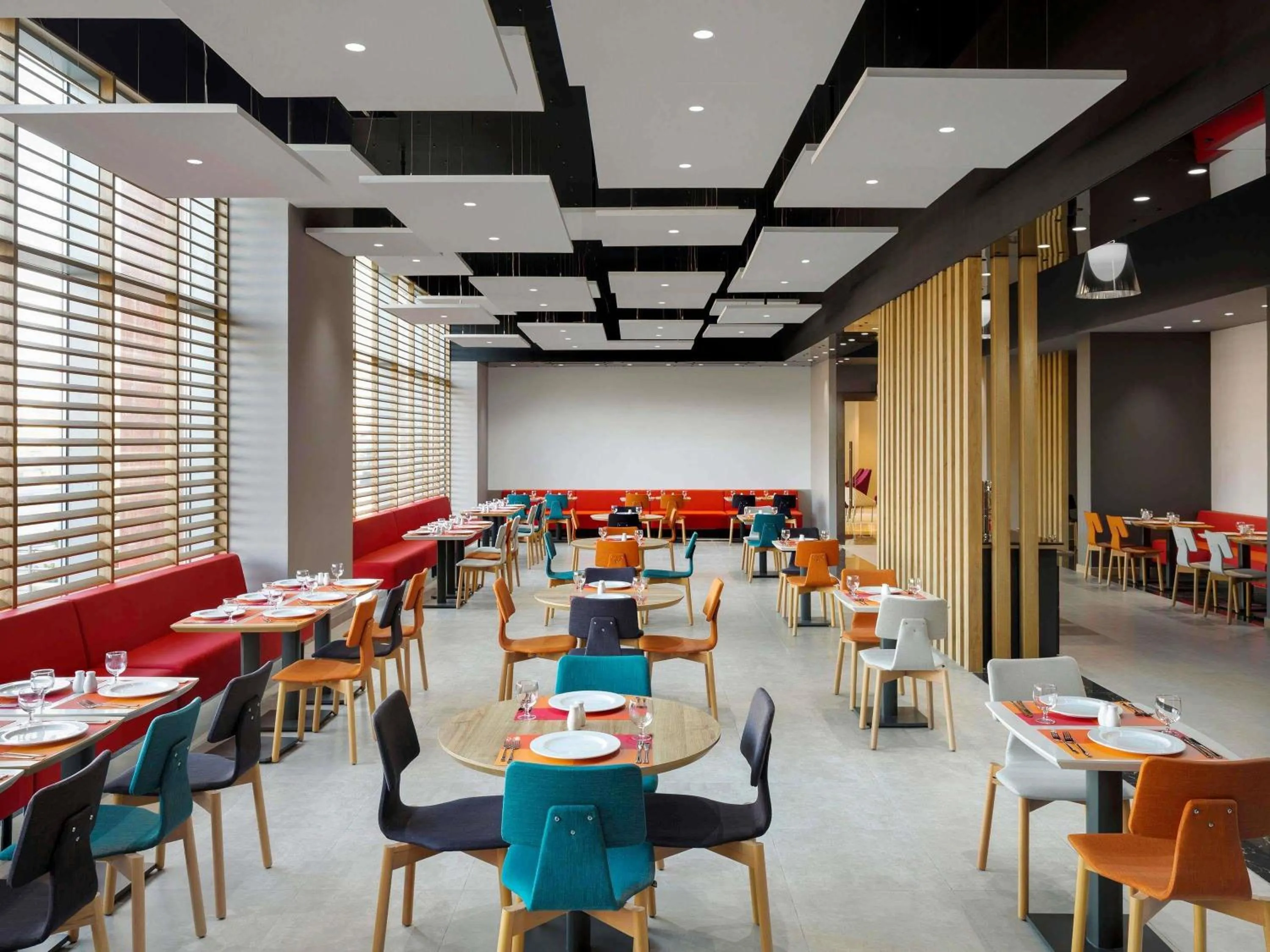 Restaurant/places to eat in ibis Jeddah City Center