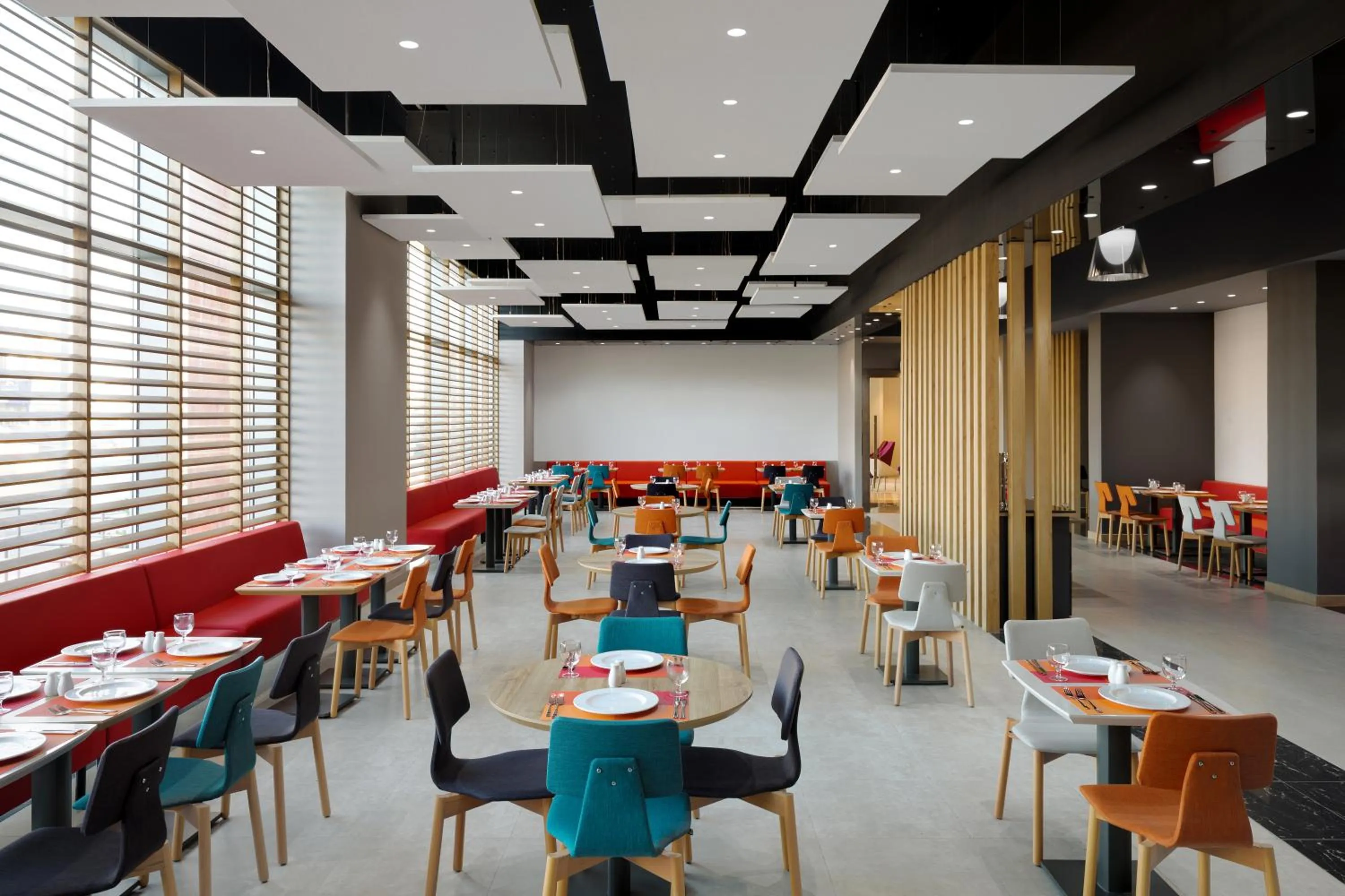 Restaurant/places to eat in ibis Jeddah City Center