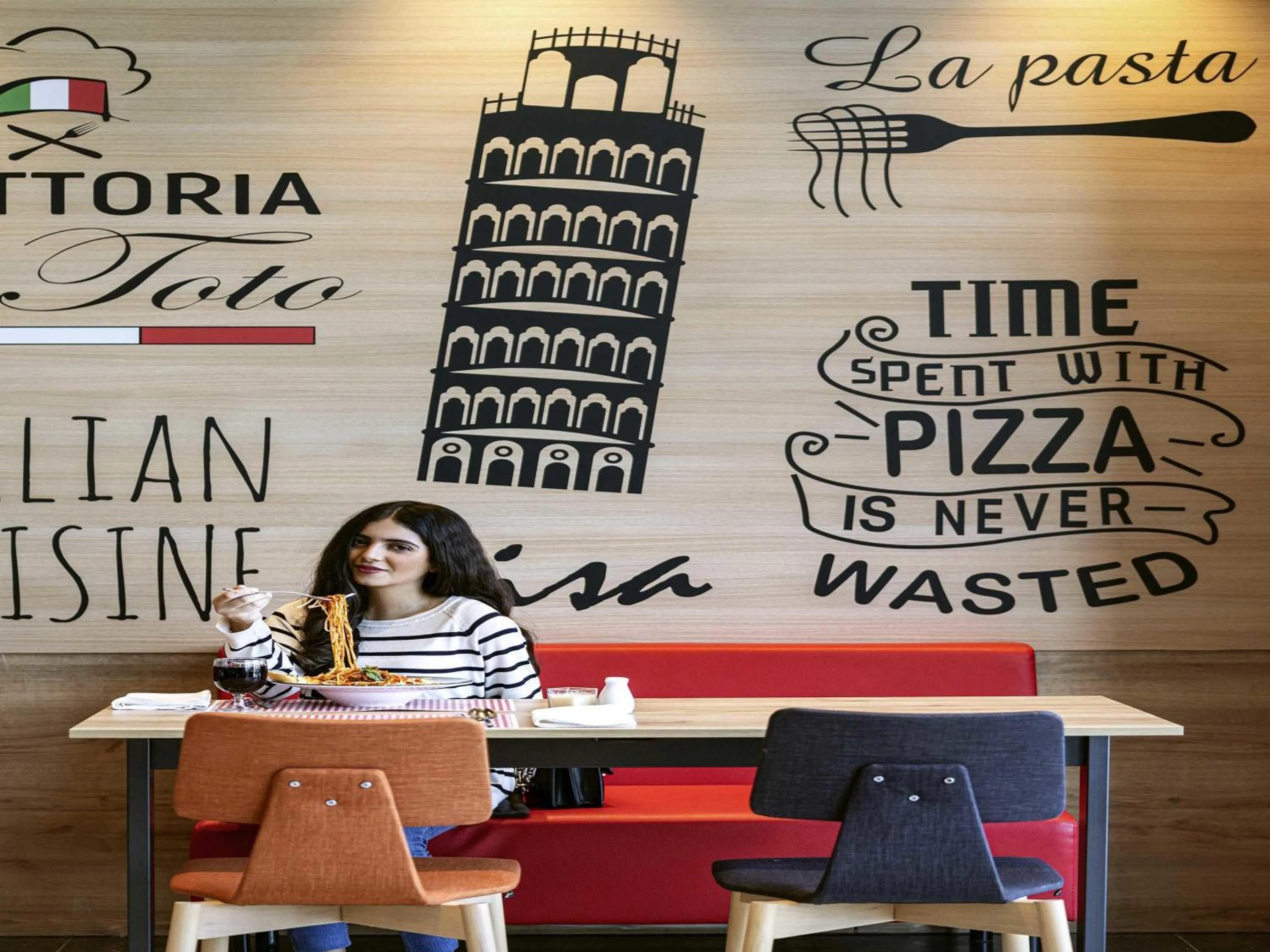 Restaurant/places to eat in ibis Jeddah City Center