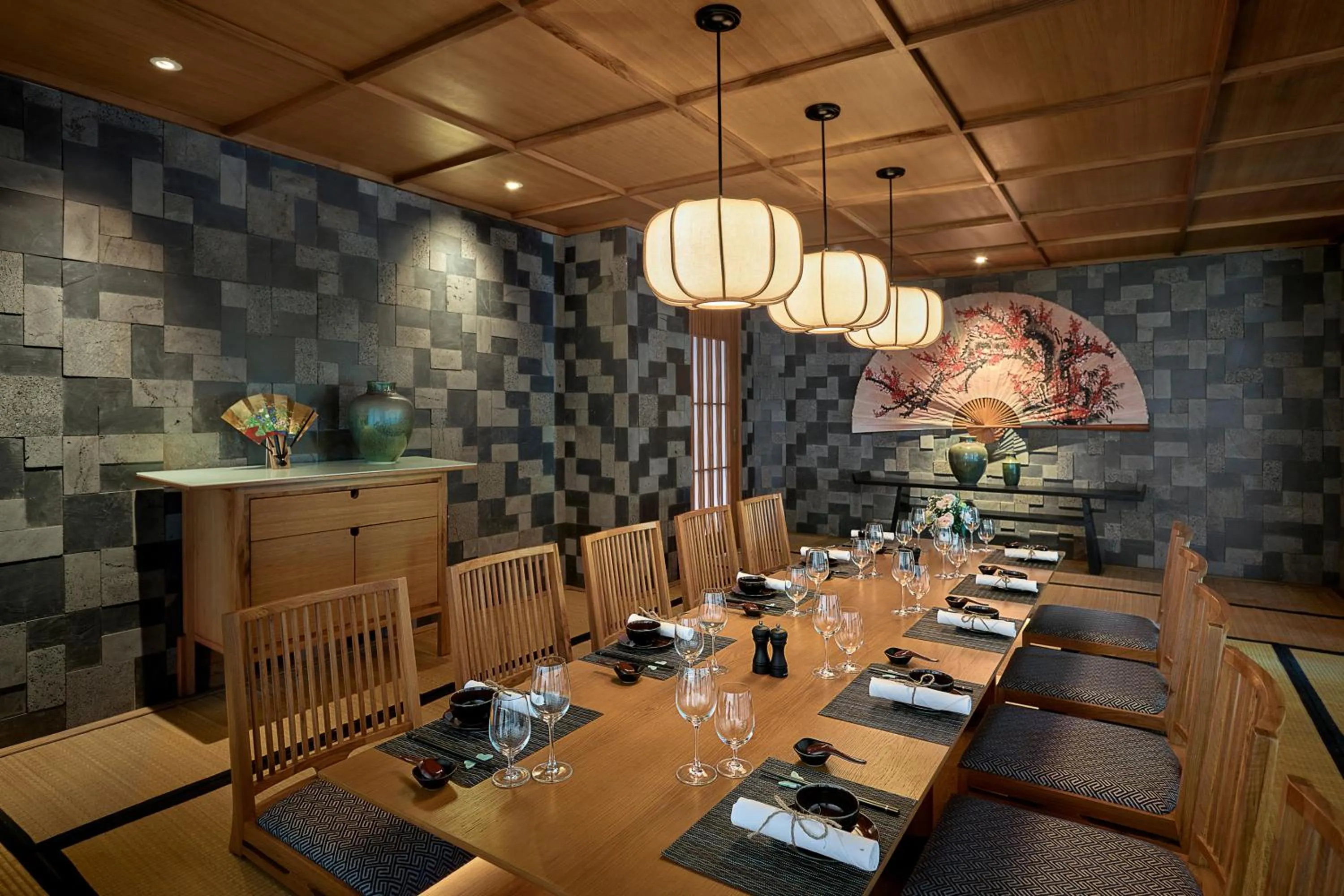 Restaurant/places to eat in Hôtel Perle d'Orient Cat Ba - MGallery