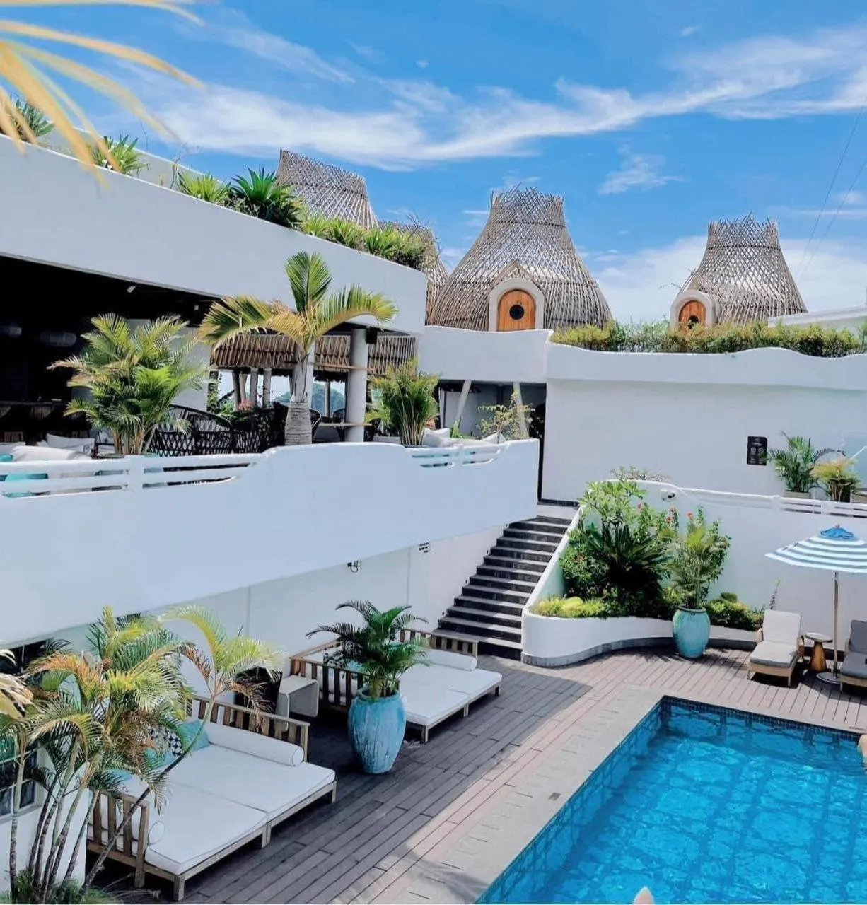 Lounge or bar in Hôtel Perle d'Orient Cat Ba - MGallery