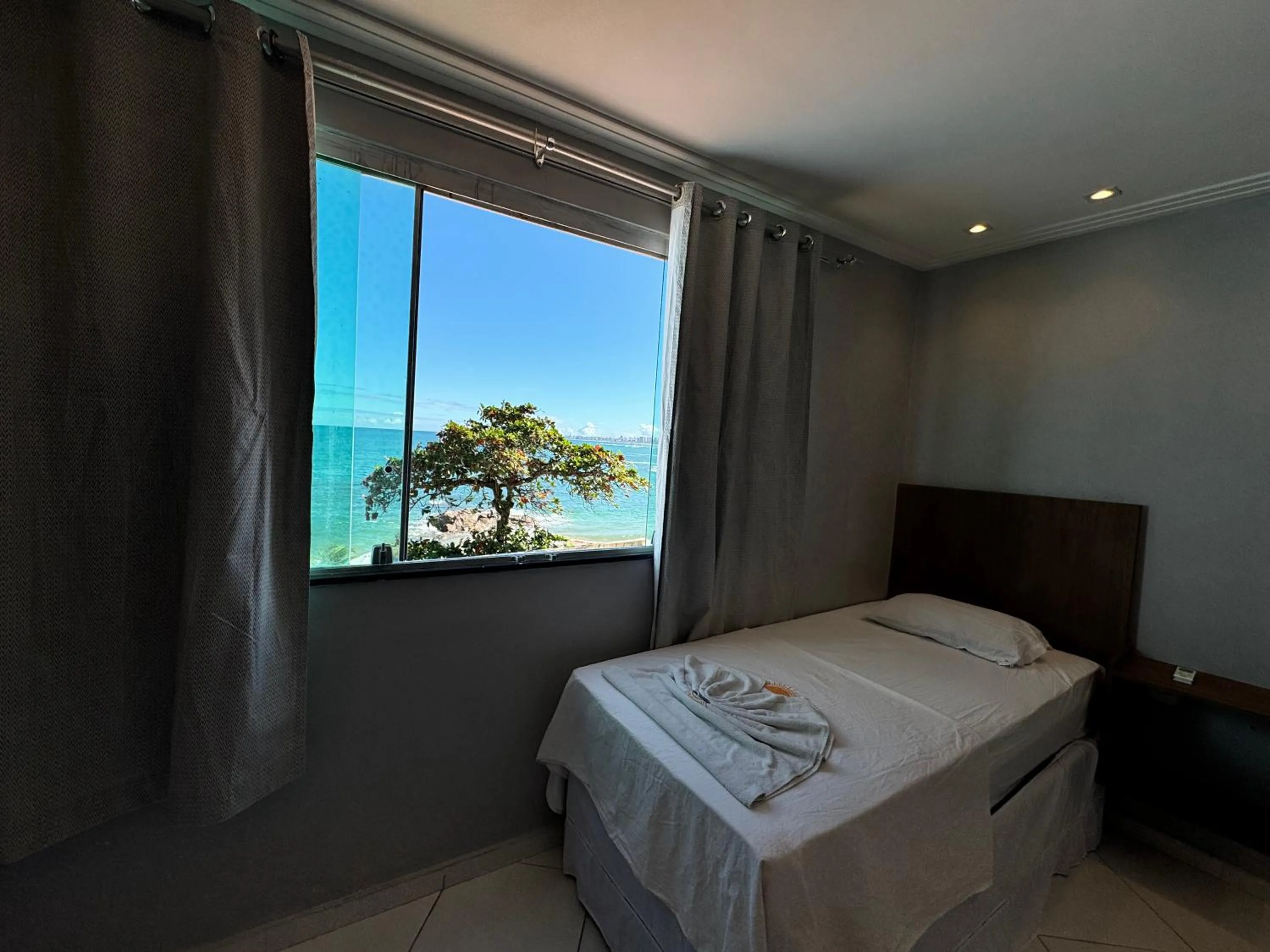 View (from property/room), Bed in Hotel Luar de Itapua
