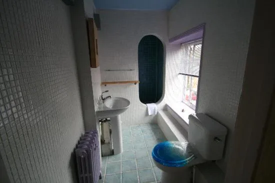 Bathroom in The Wookey Hole Inn