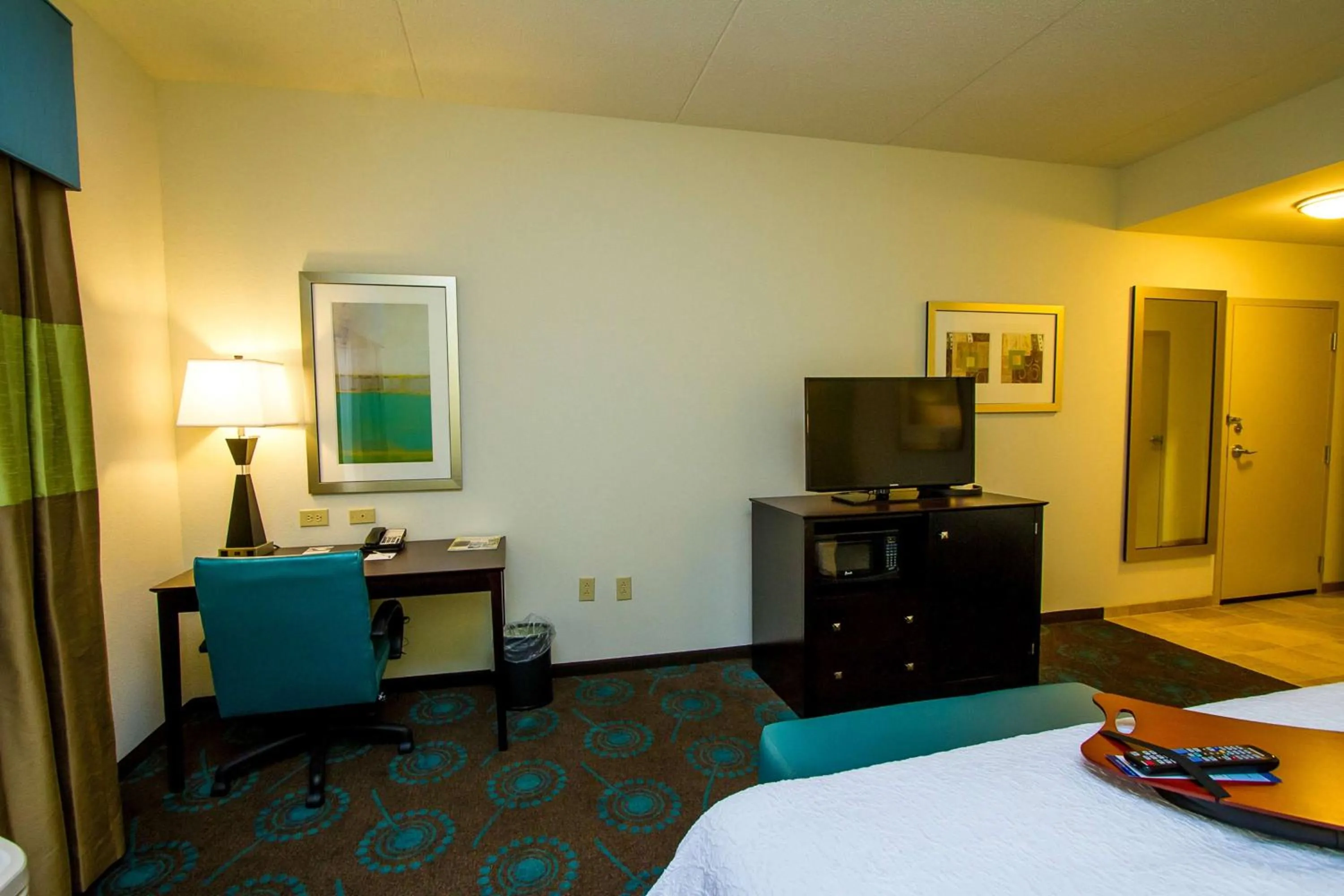 Bed in Hampton Inn Fayetteville