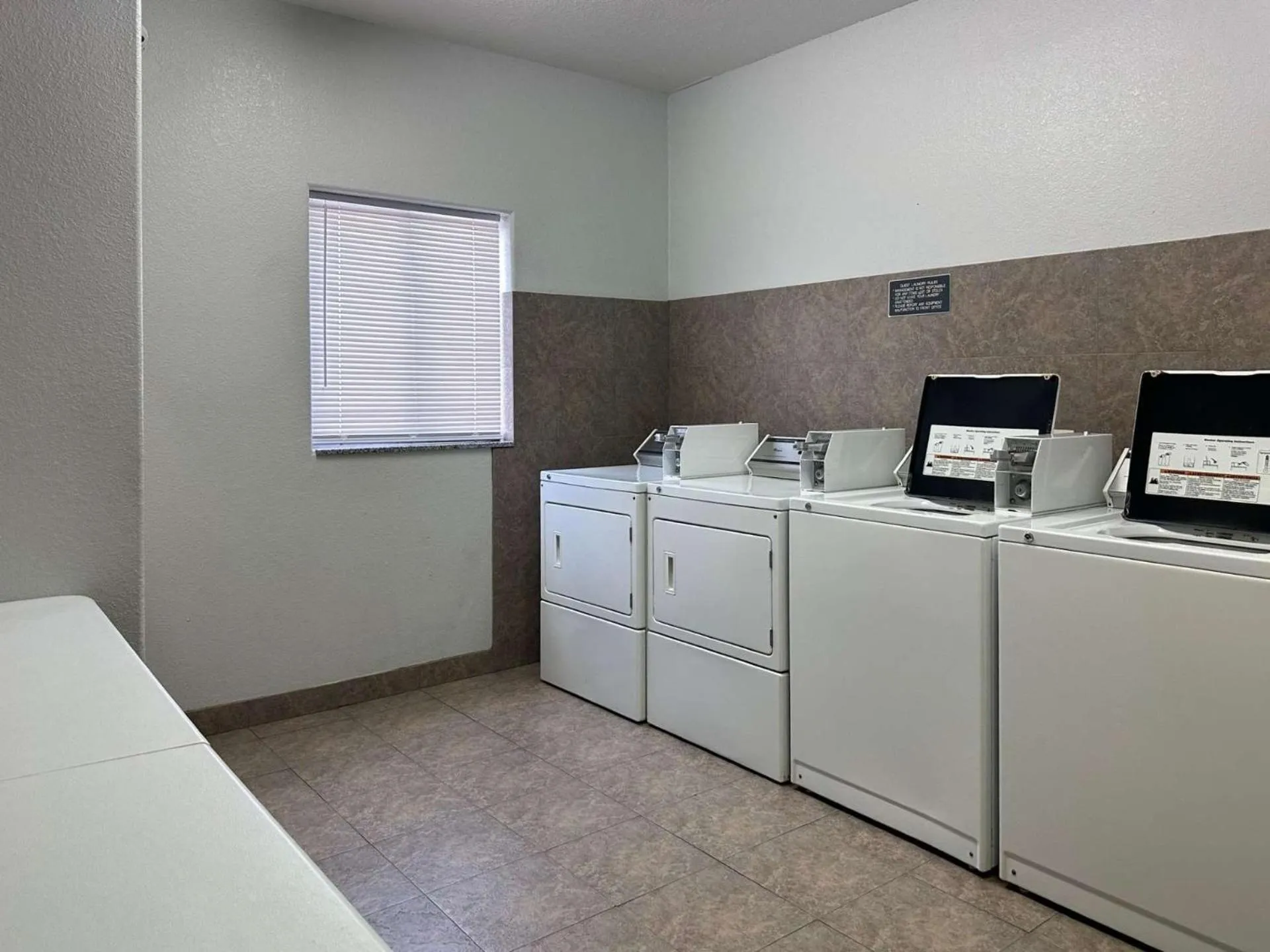 Property building in Motel 6-Mission, TX
