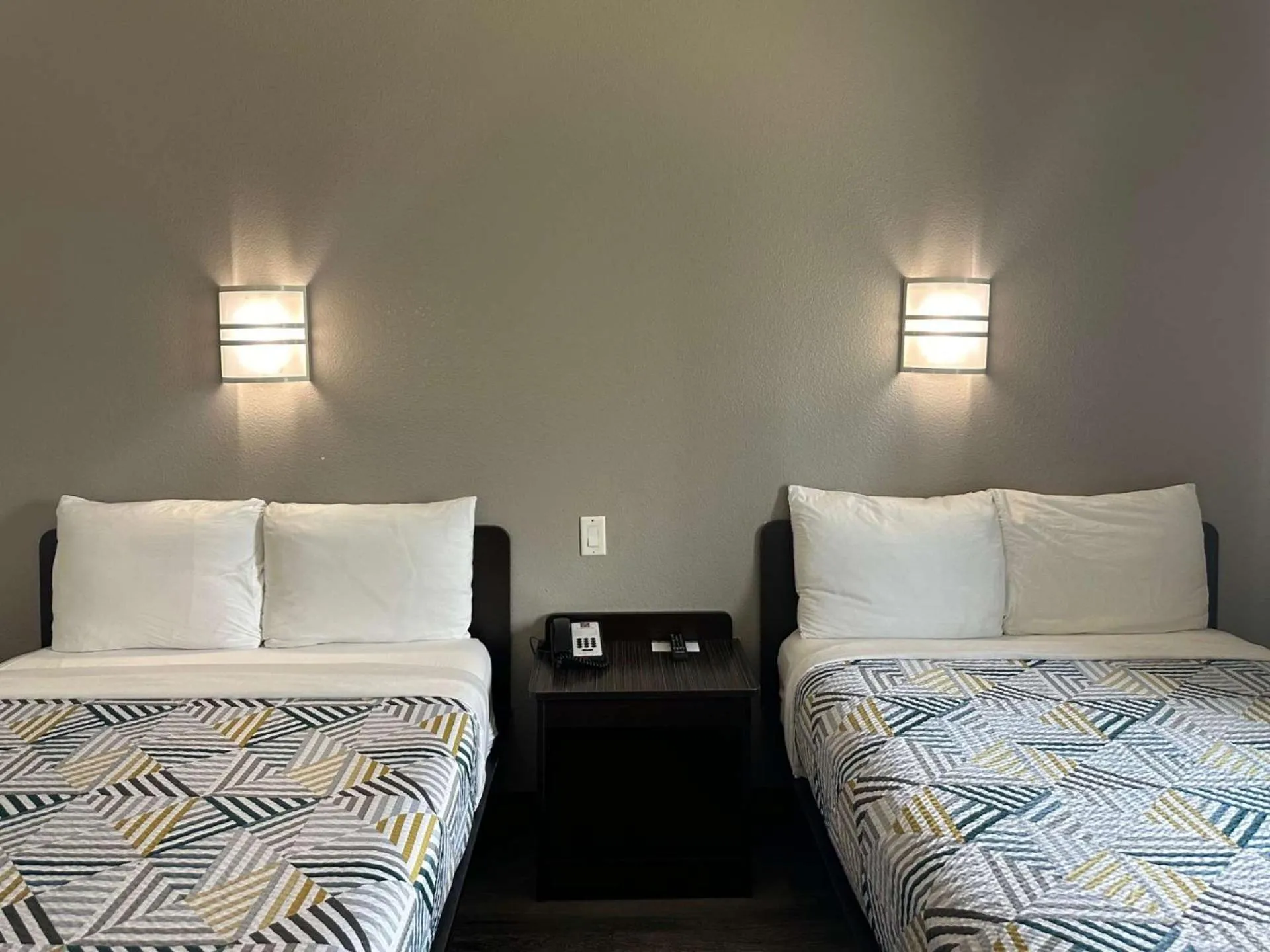 Bedroom, Bed in Motel 6-Mission, TX