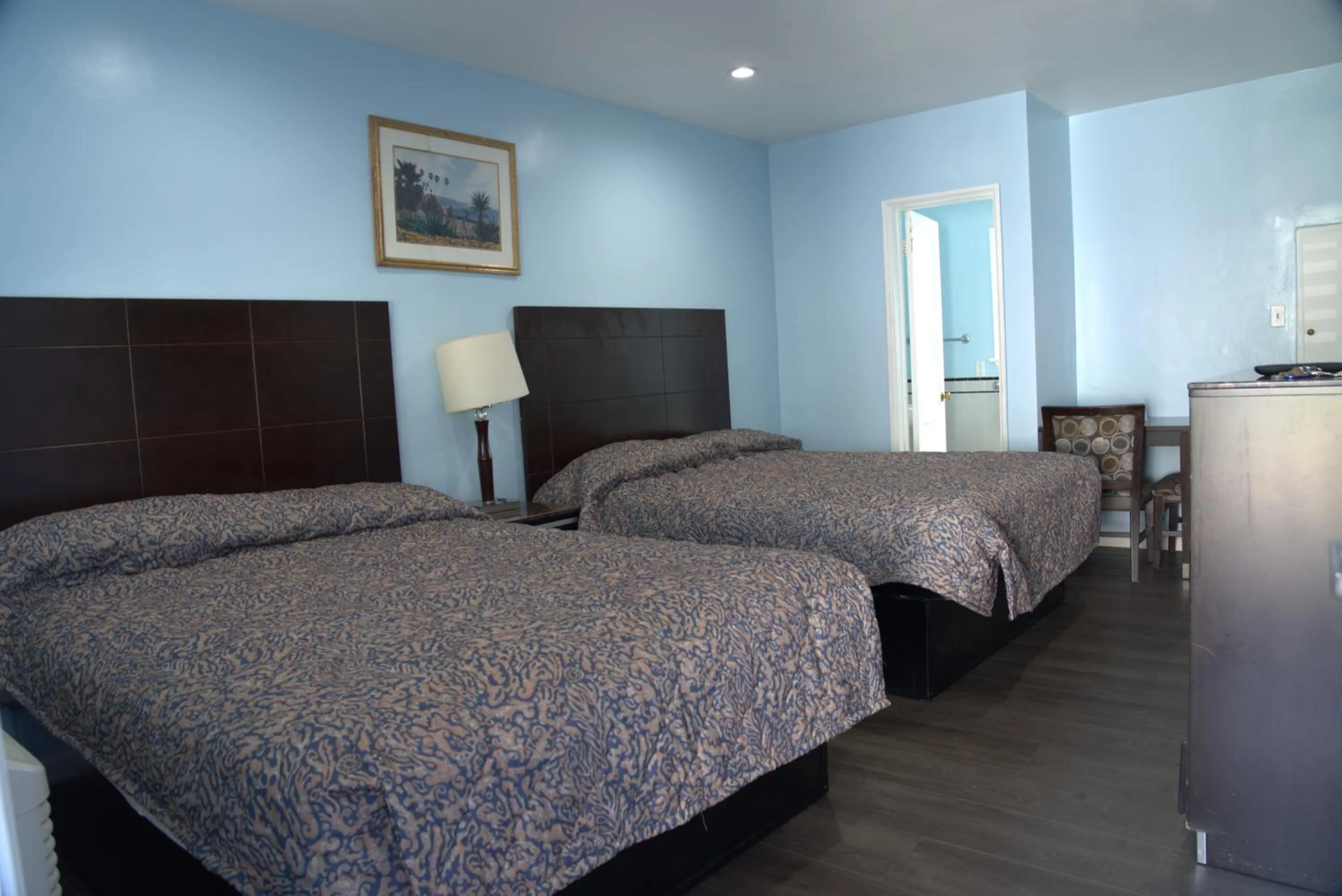 Bed in Mt. Gleason Motorlodge