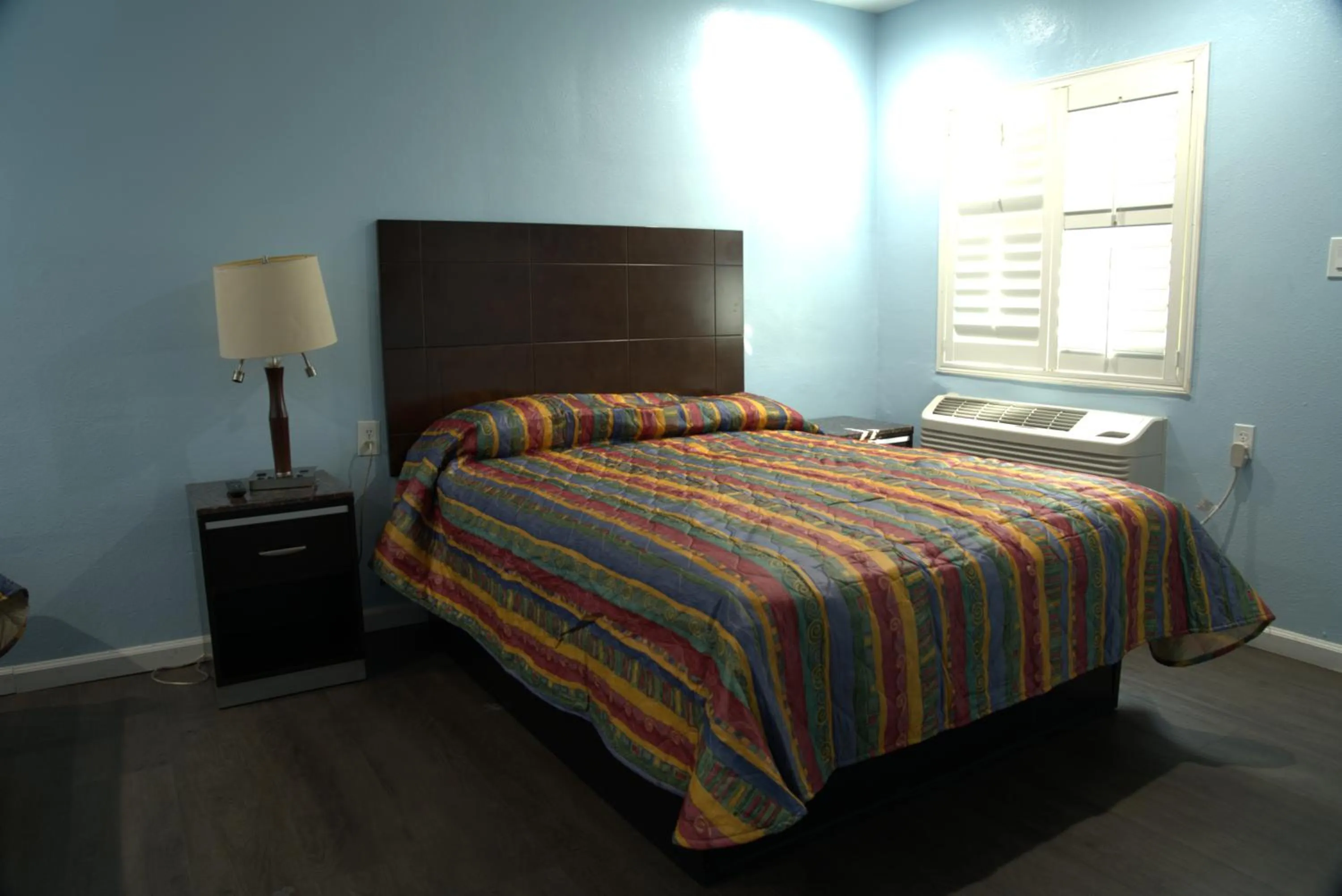 Bed in Mt. Gleason Motorlodge