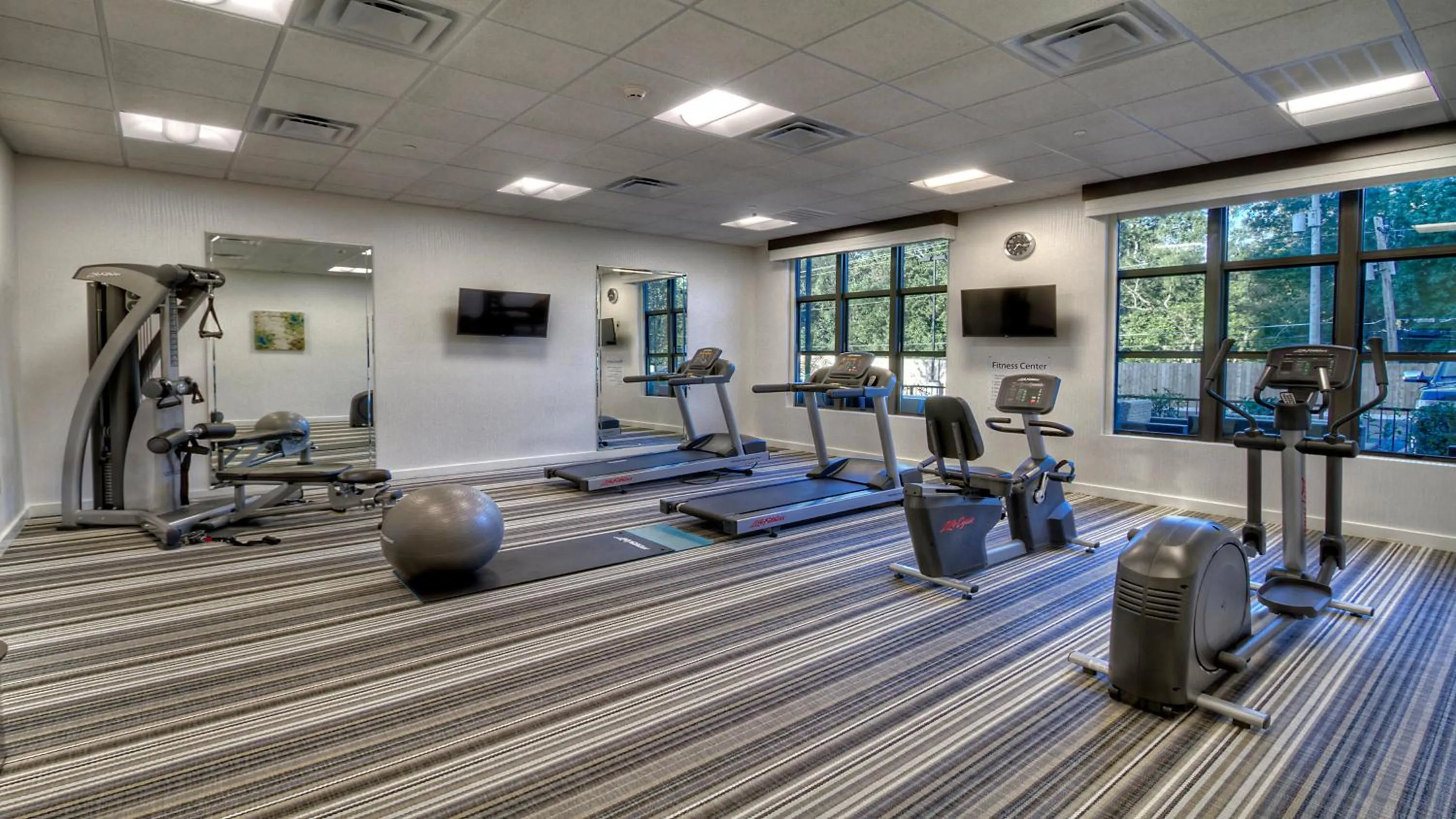 Fitness centre/facilities in Holiday Inn & Suites Tupelo North by IHG