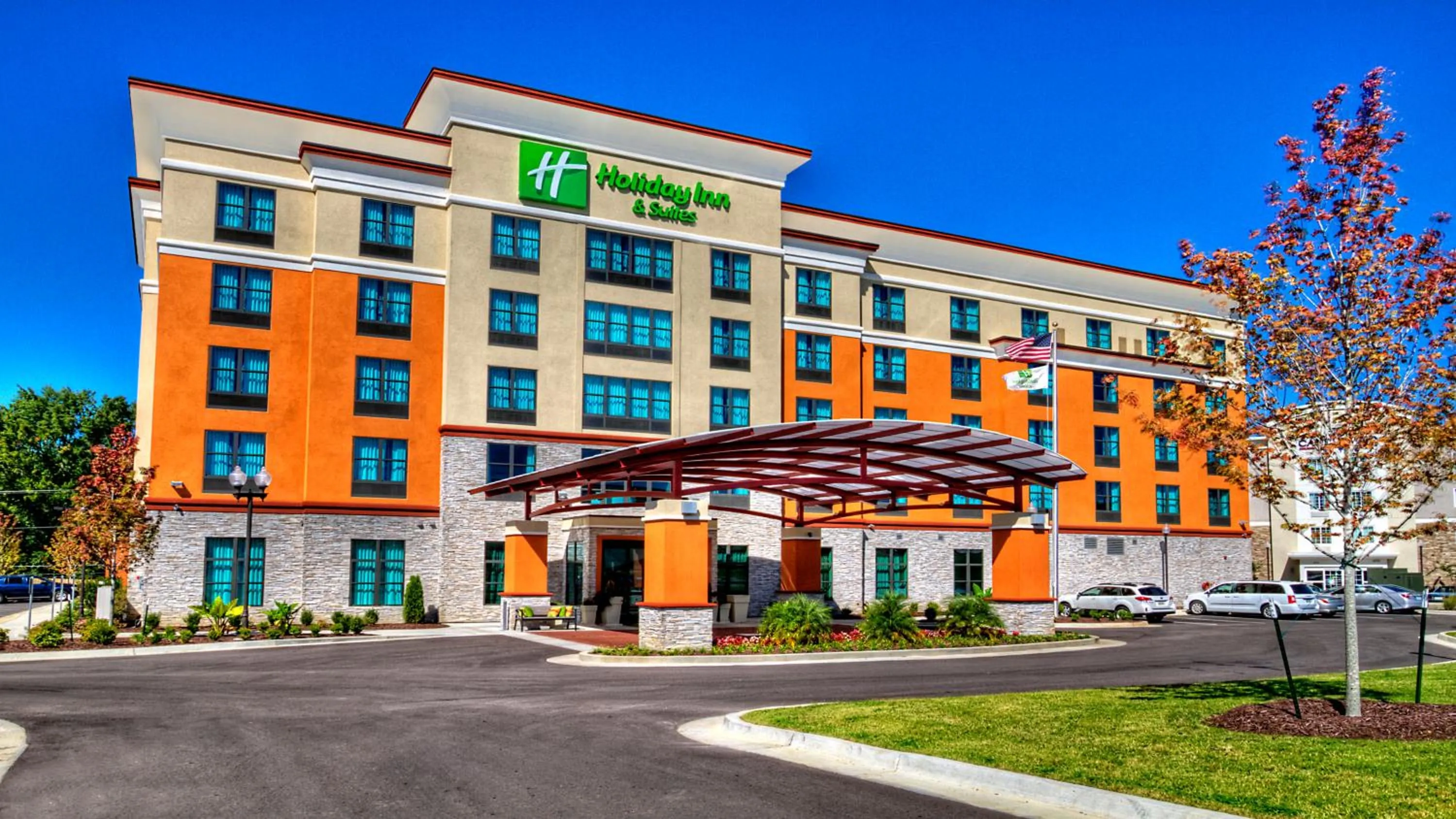 Property building in Holiday Inn & Suites Tupelo North by IHG