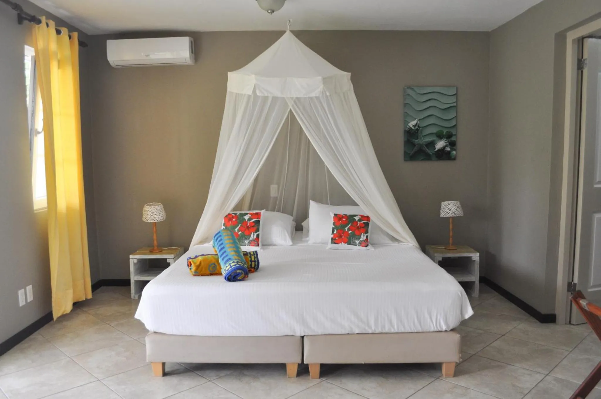 Bedroom, Bed in Hibiscus Beach House