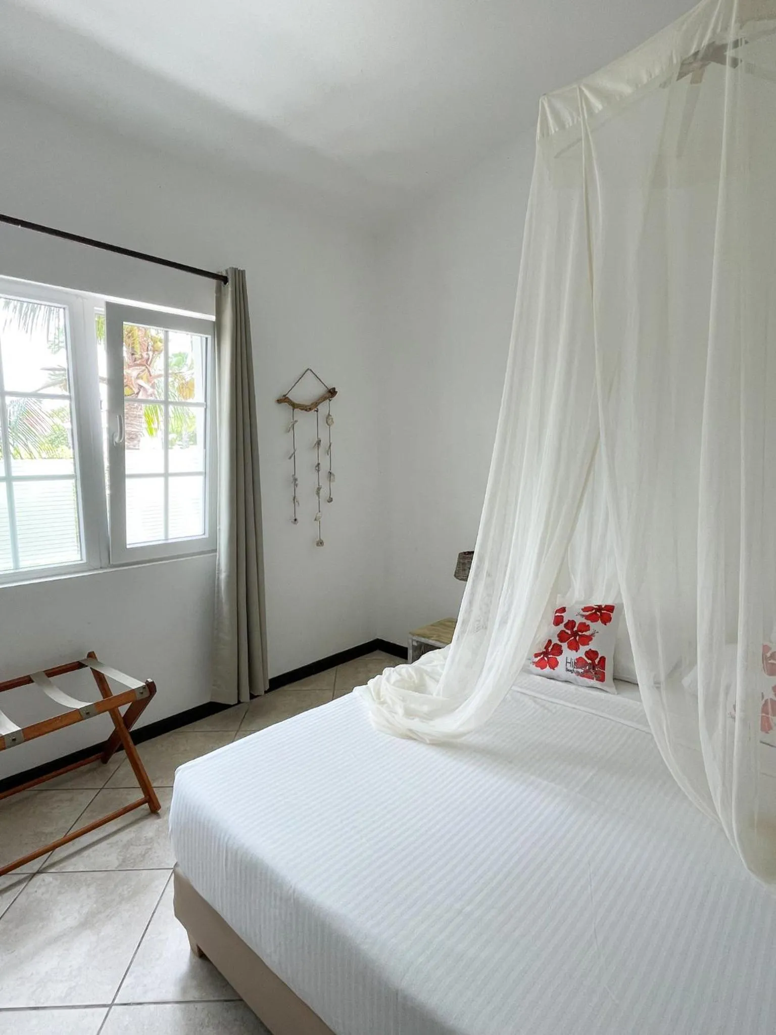 Bedroom, Bed in Hibiscus Beach House