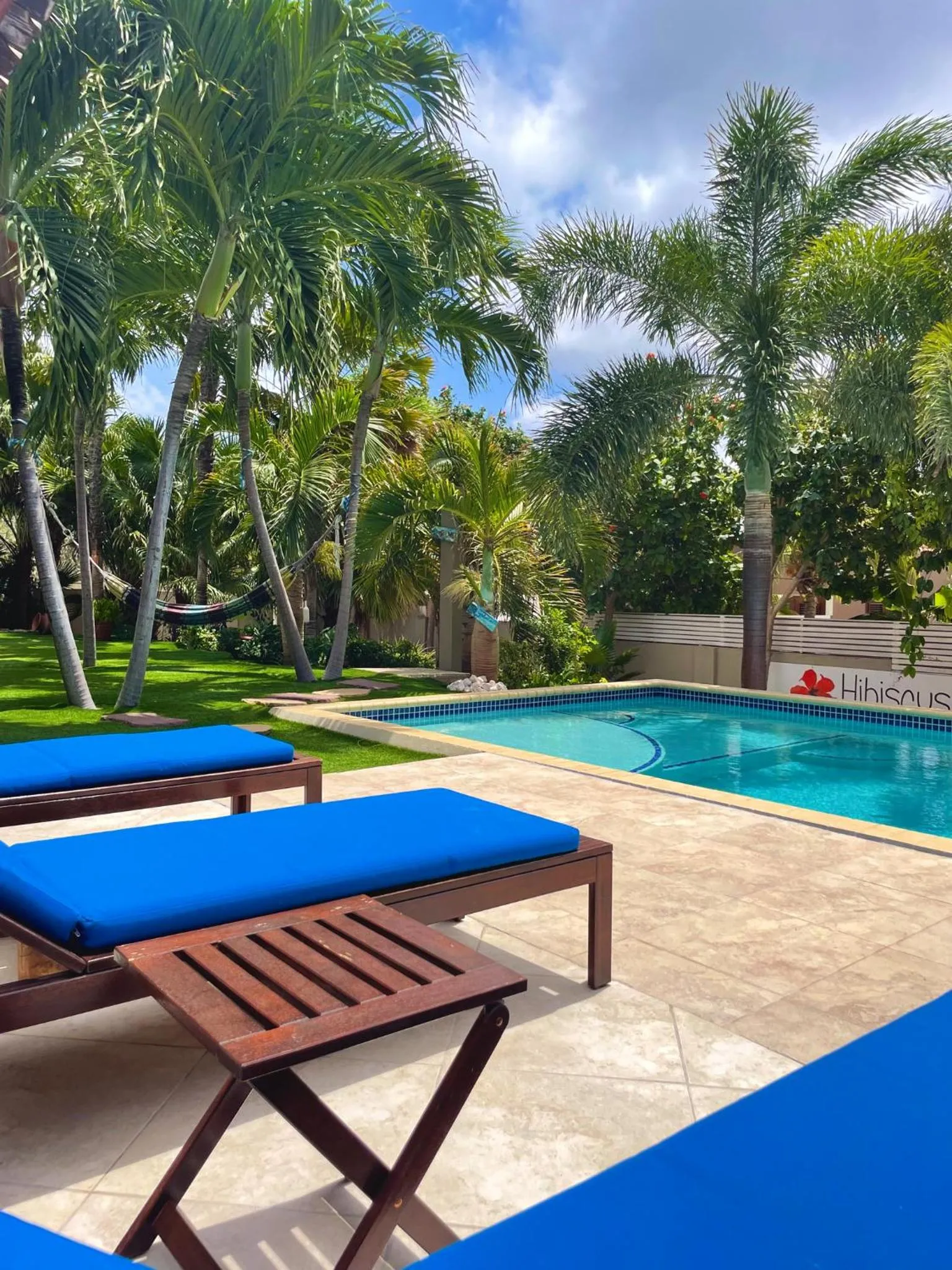 Swimming pool in Hibiscus Beach House
