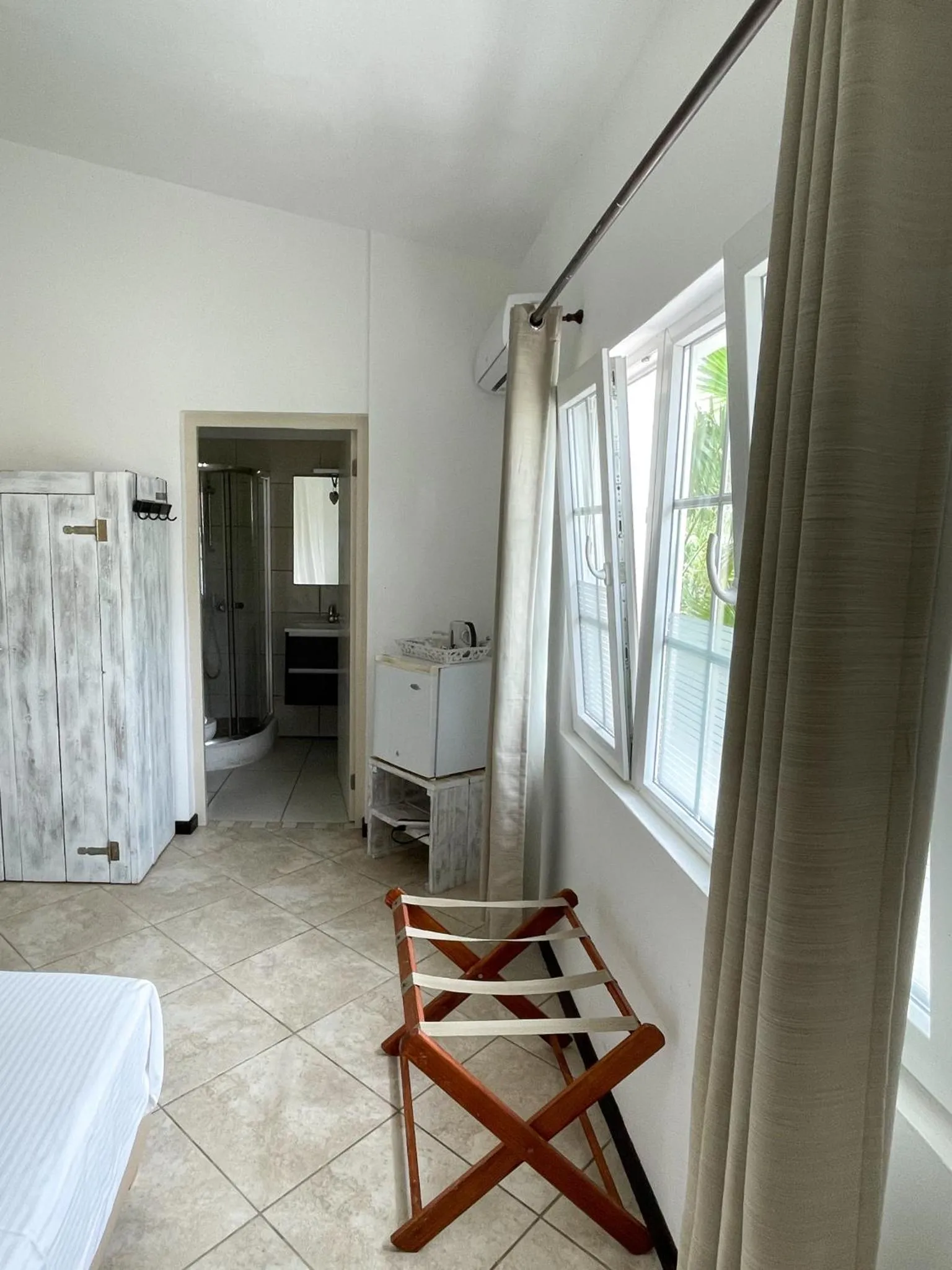 Bedroom, Bed in Hibiscus Beach House