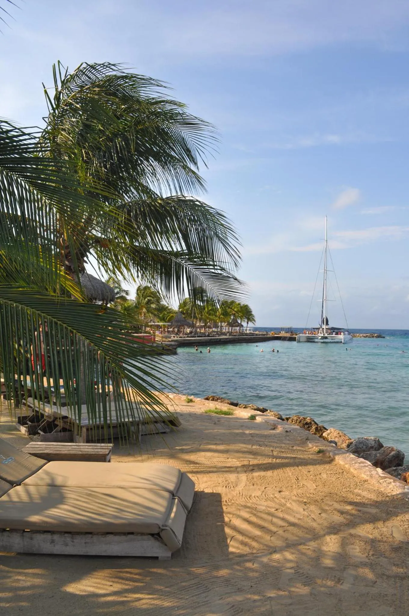 Beach in Hibiscus Beach House