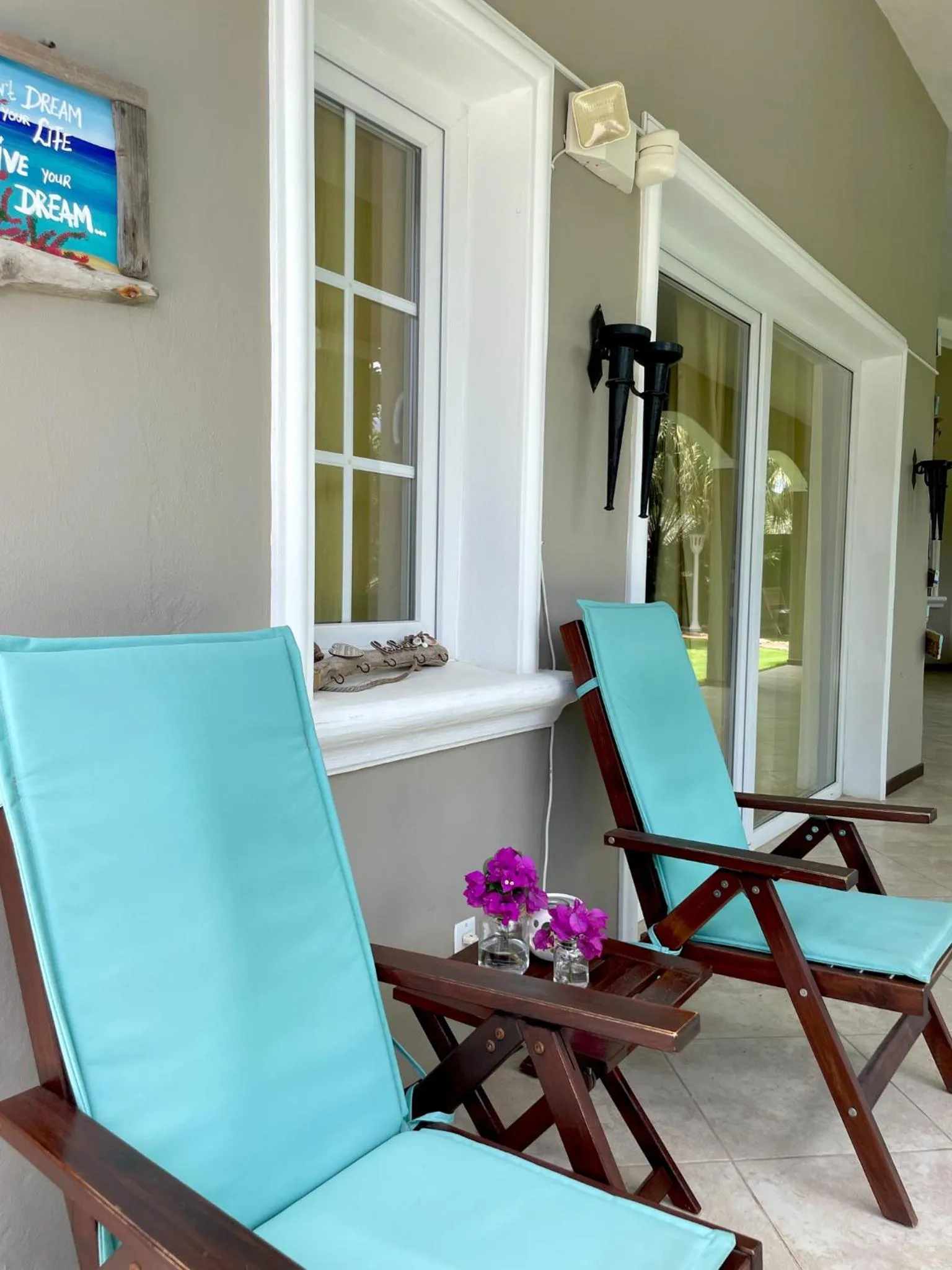 Garden in Hibiscus Beach House
