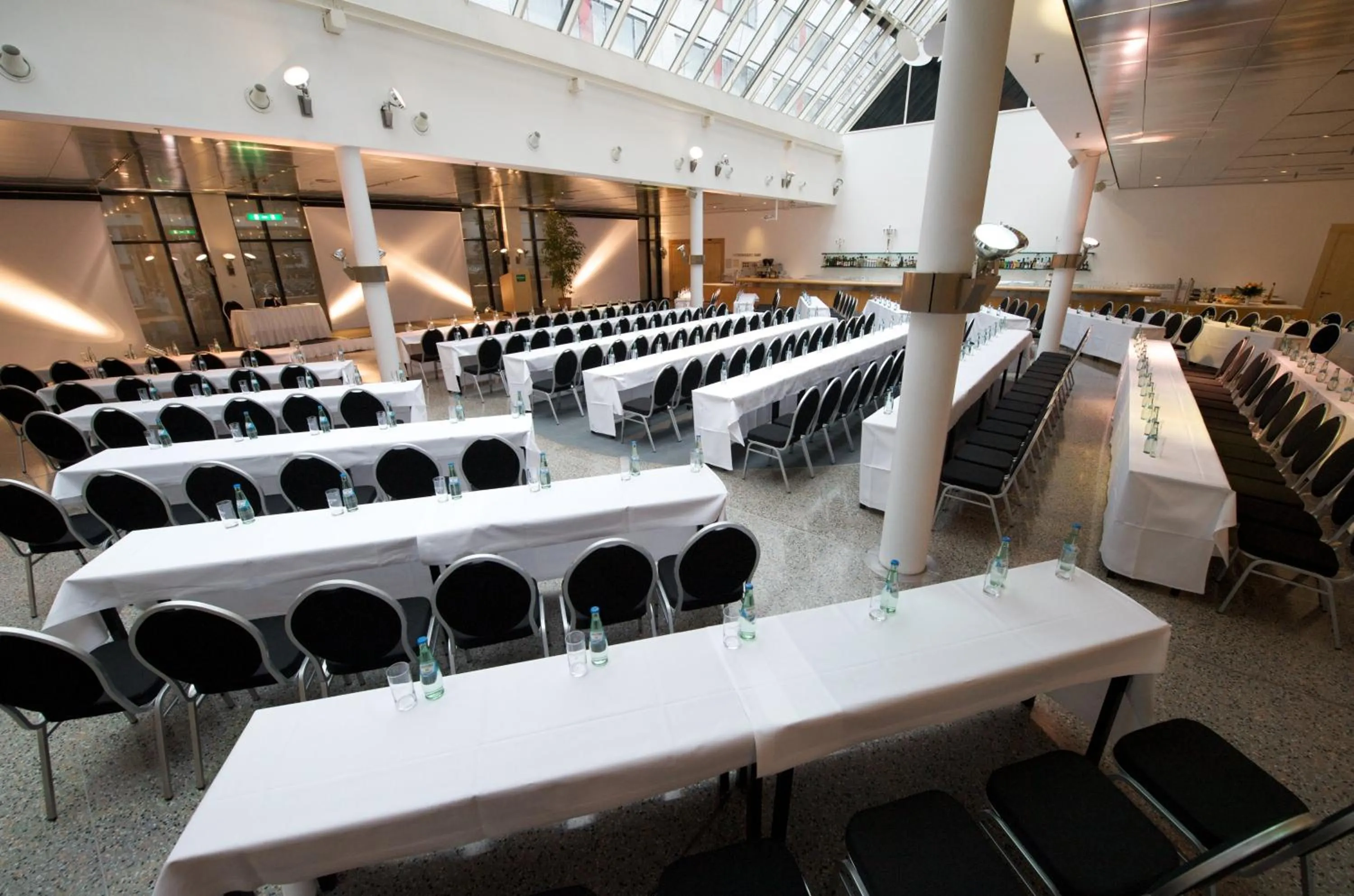 Meeting/conference room in Holiday Inn Berlin City-West by IHG