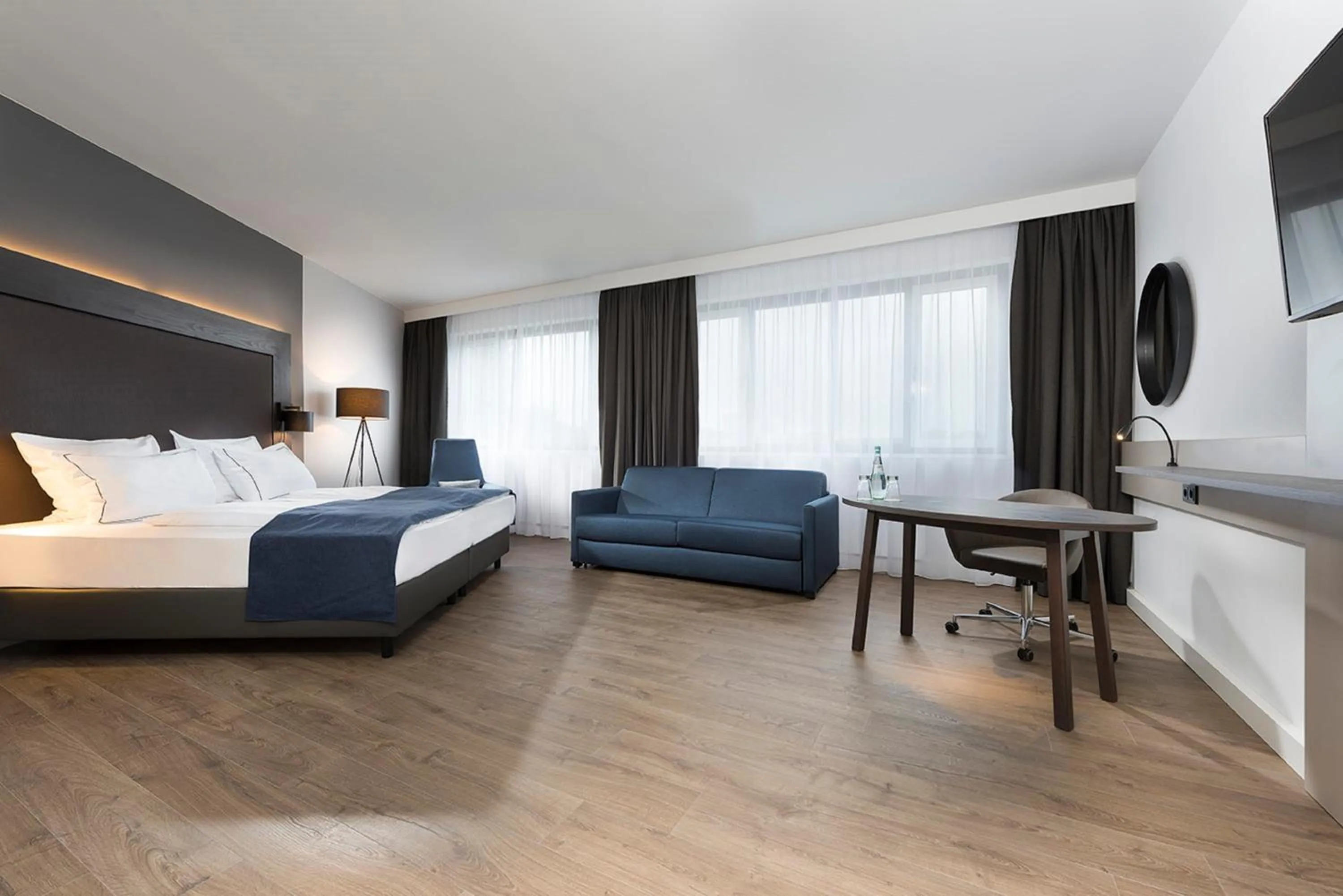 Photo of the whole room, Bed in Holiday Inn Berlin City-West by IHG