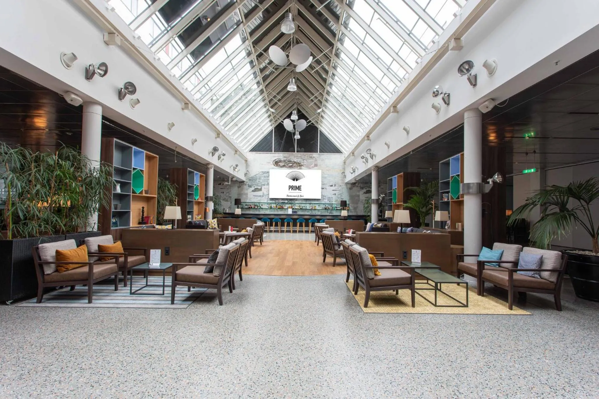 Lounge or bar in Holiday Inn Berlin City-West by IHG