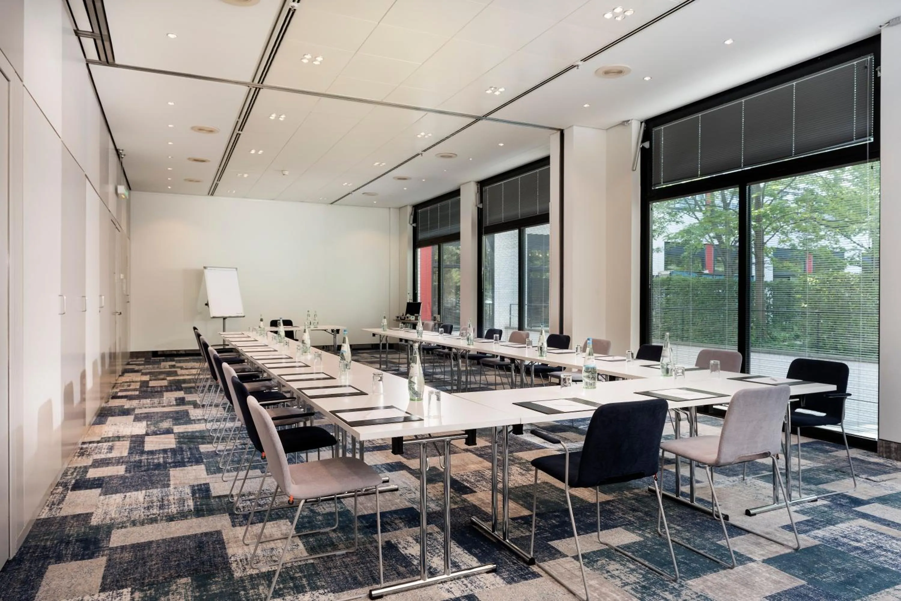 Meeting/conference room in Holiday Inn Berlin City-West by IHG