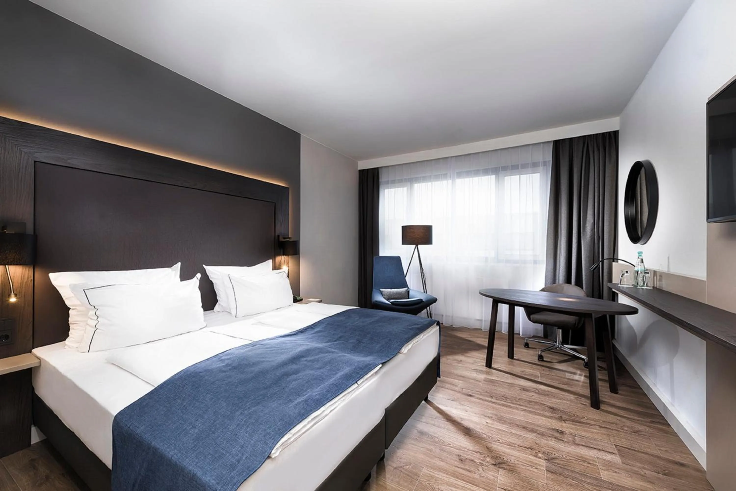 Photo of the whole room, Bed in Holiday Inn Berlin City-West by IHG