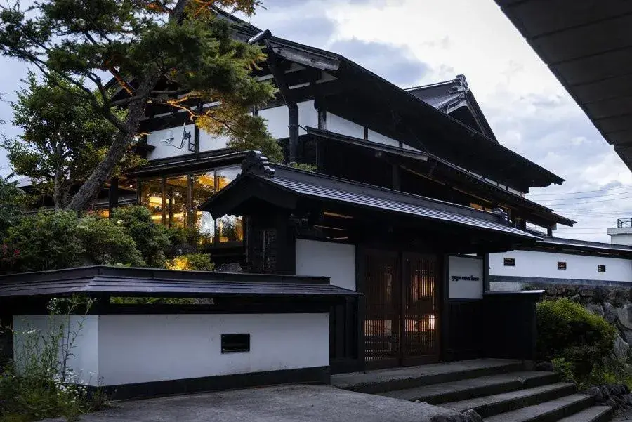 The Manor House in Ryugon The Manor House in Ryugon