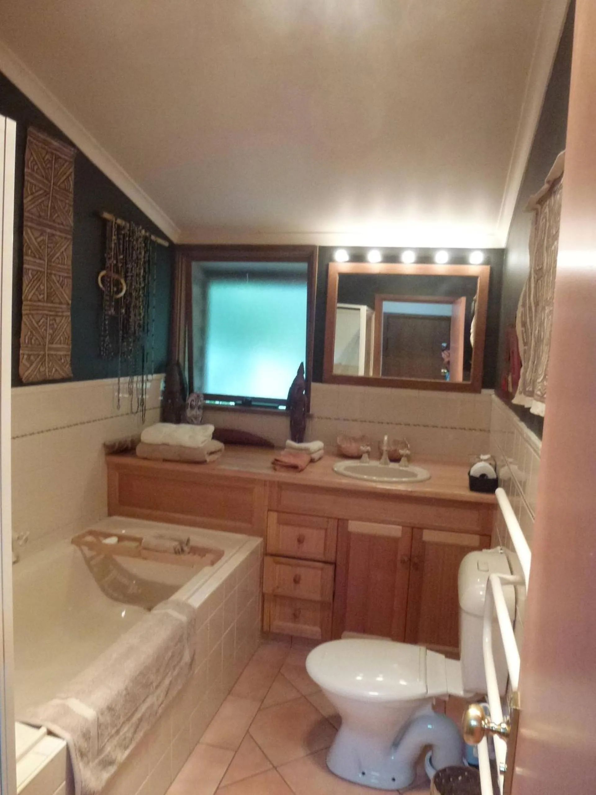 Bathroom in Birdwing Bed and Breakfast Weegena