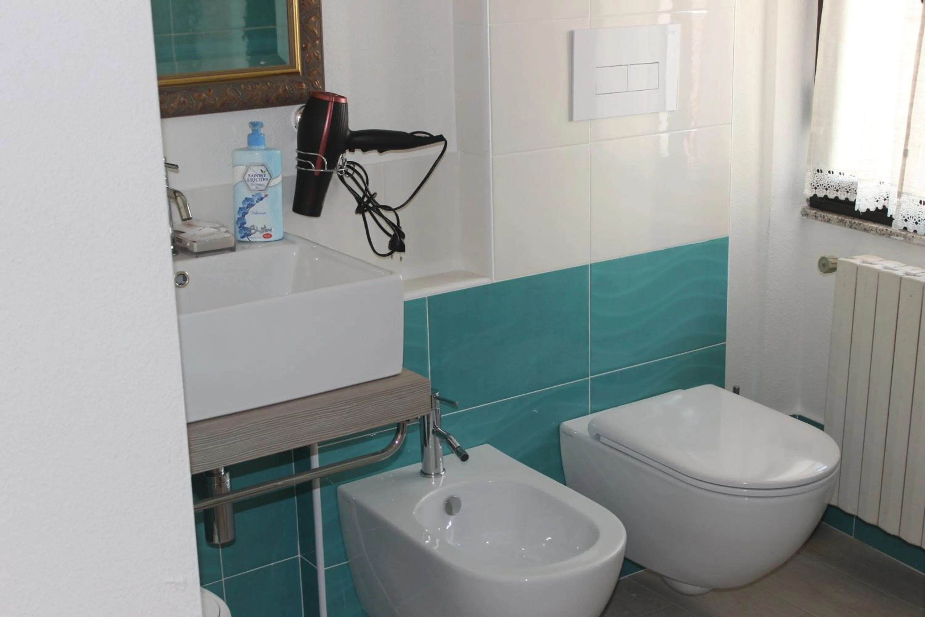 Toilet in B & B MARIMA ORGOSOLO