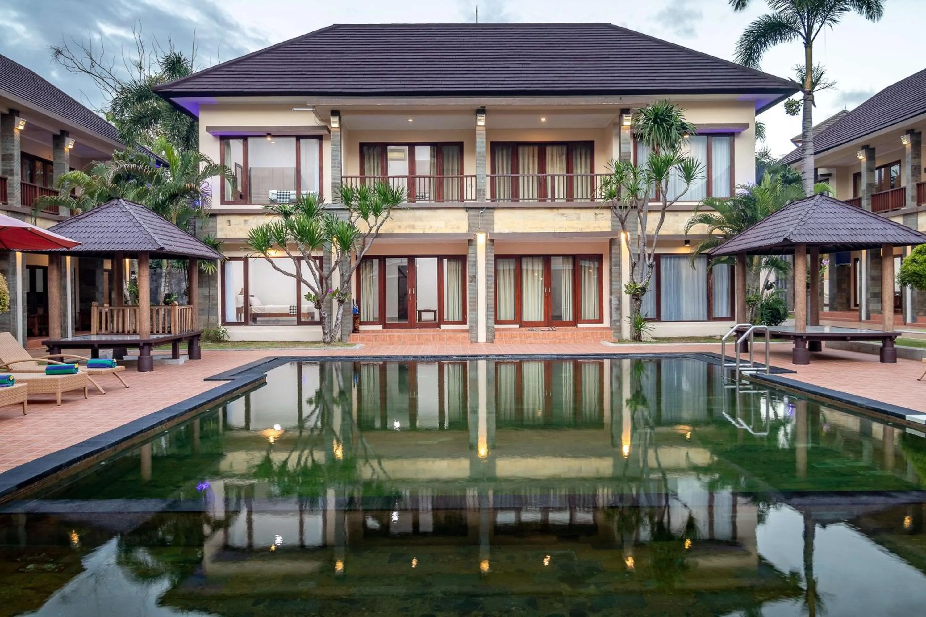 Swimming pool in Vidi Boutique Hotel