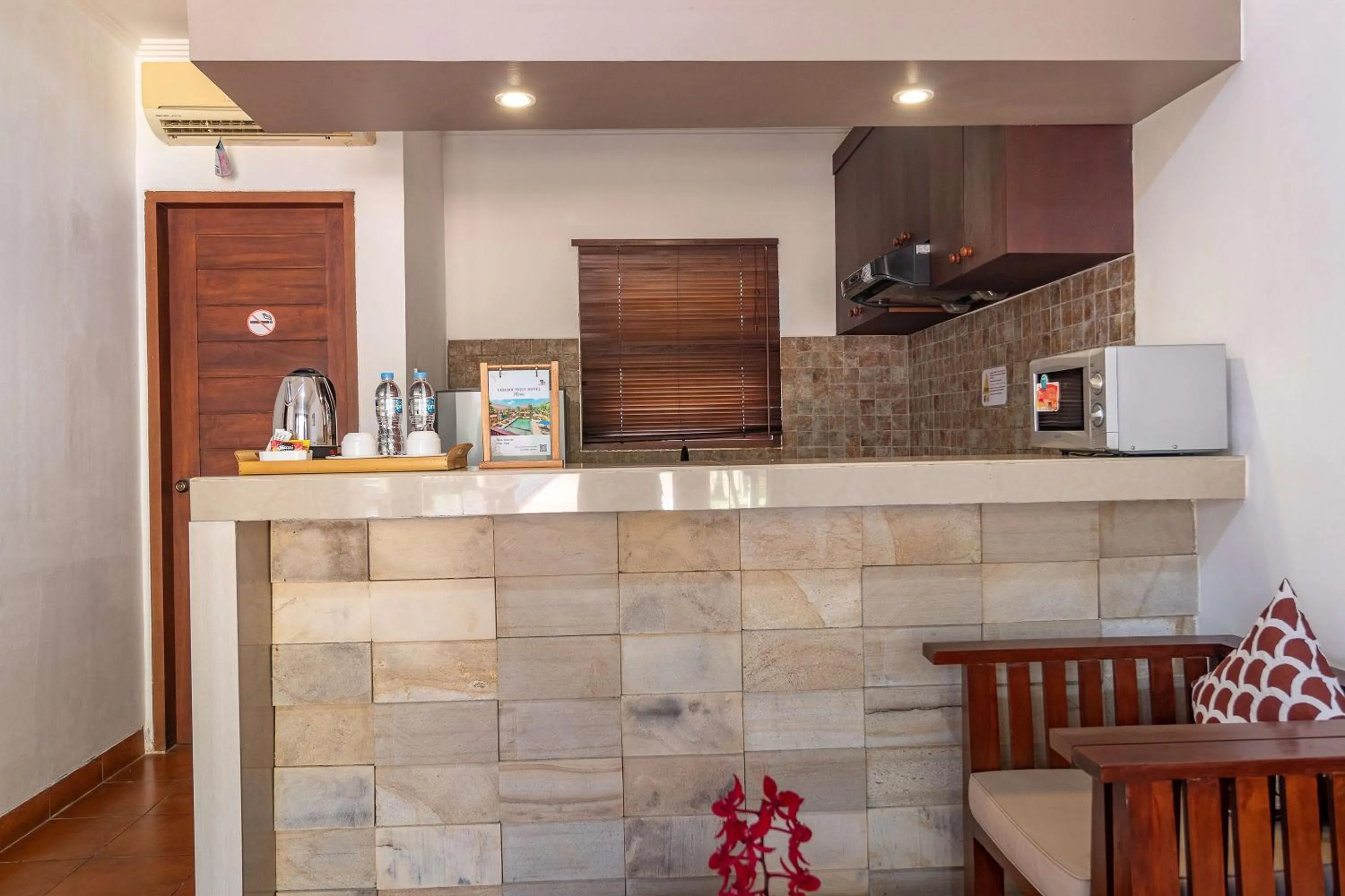 Kitchen or kitchenette in Vidi Boutique Hotel