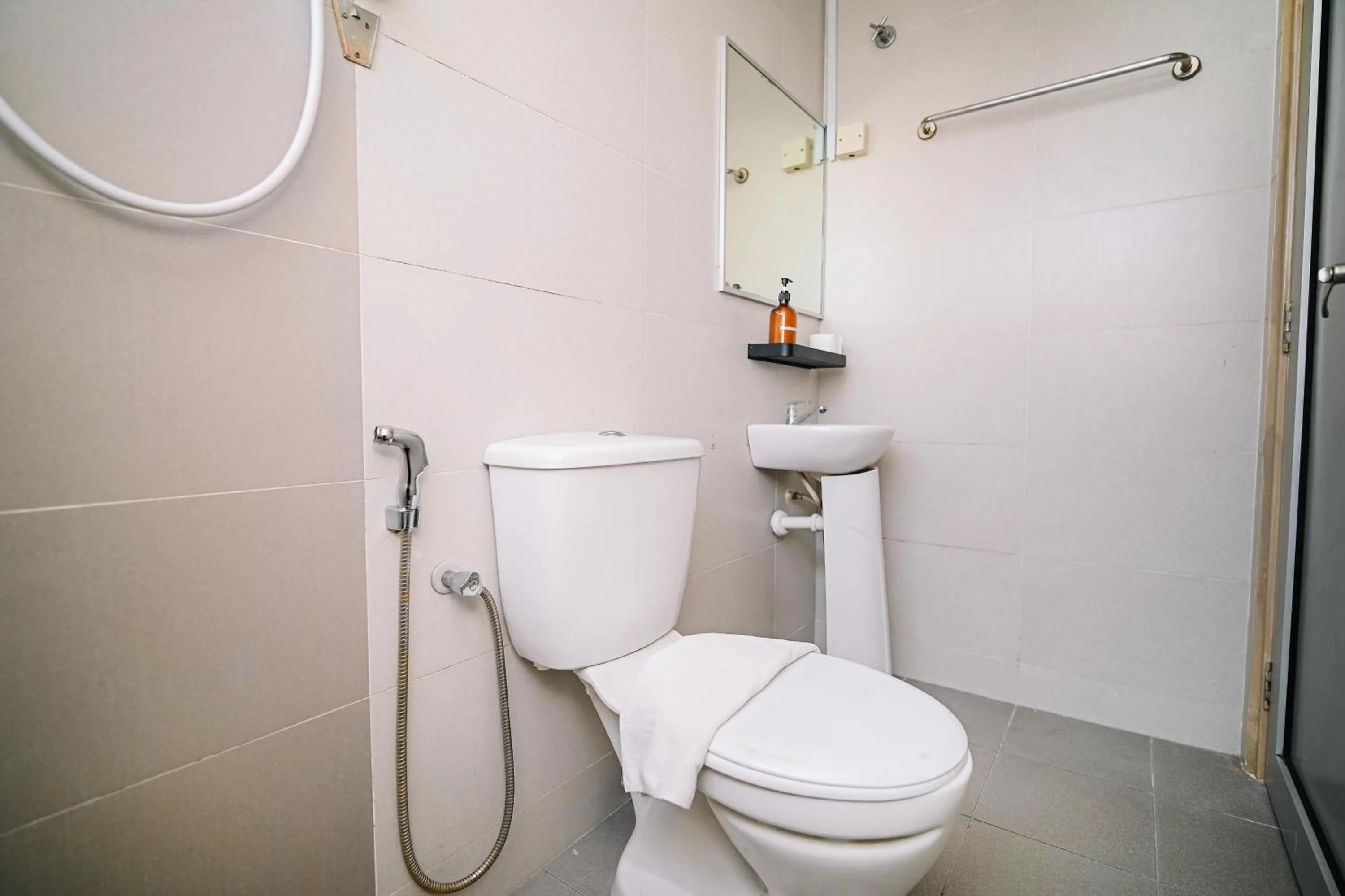 Swing & Pillows - KL Pekeliling formerly known as Swiss Cottage Hotel