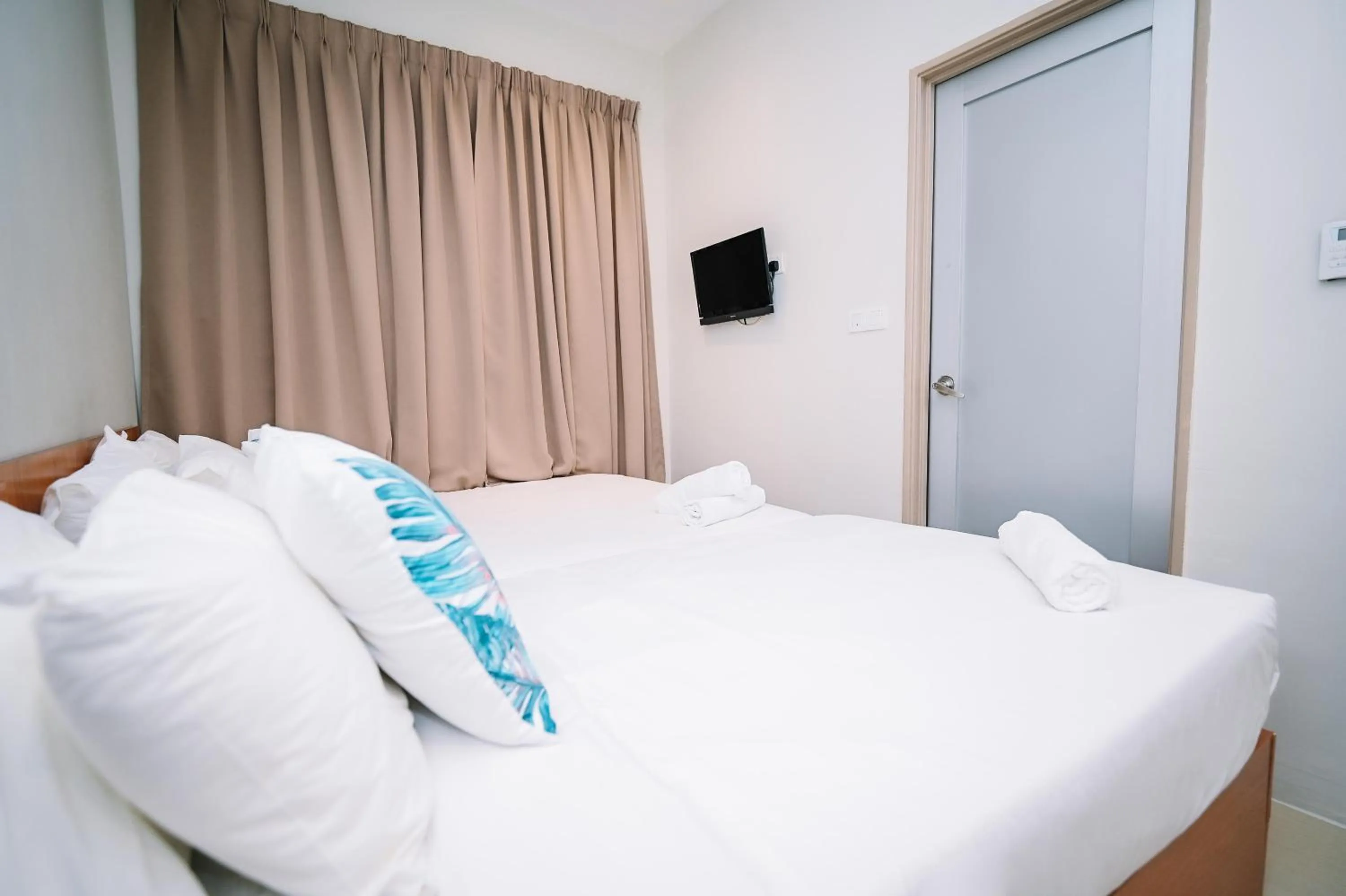 Bed in Swing & Pillows - KL Pekeliling formerly known as Swiss Cottage Hotel