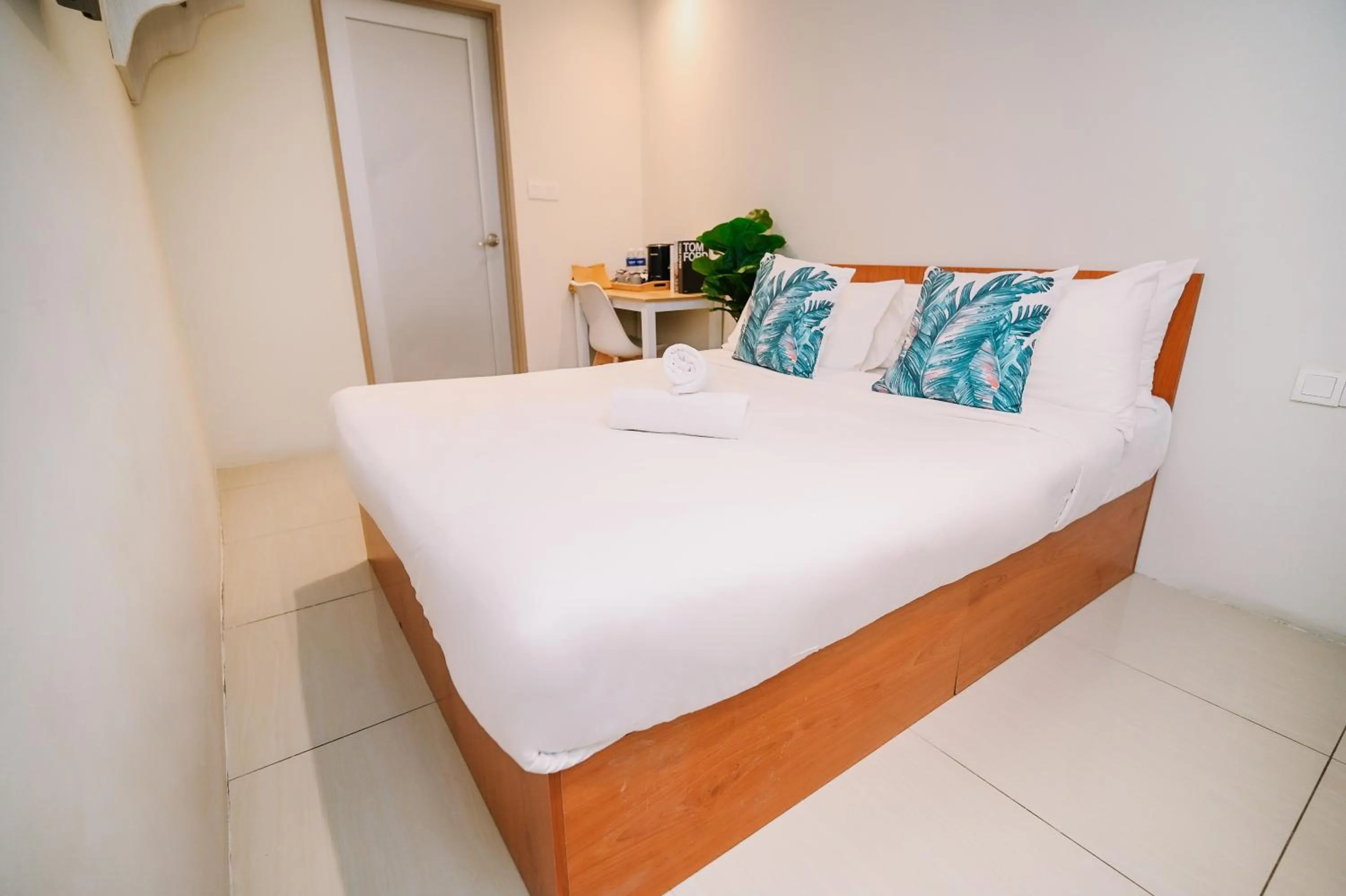 Bed in Swing & Pillows - KL Pekeliling formerly known as Swiss Cottage Hotel