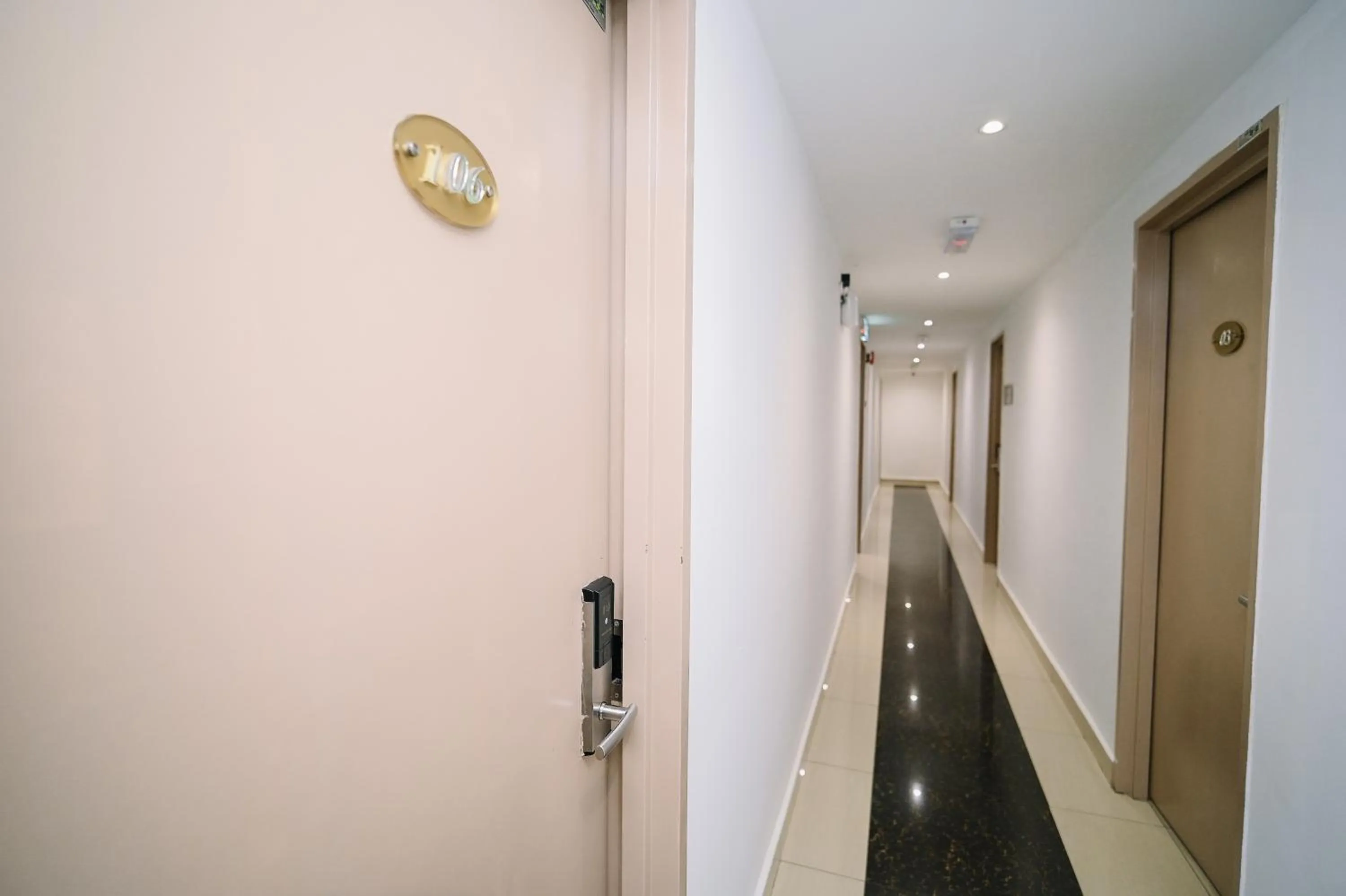 Swing & Pillows - KL Pekeliling formerly known as Swiss Cottage Hotel