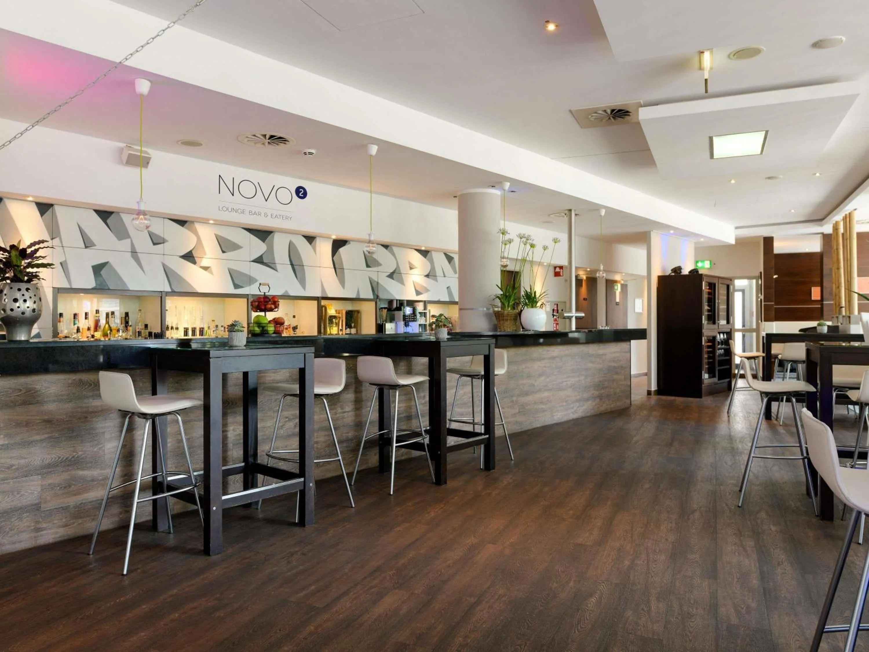 Lounge or bar in Novotel Köln City