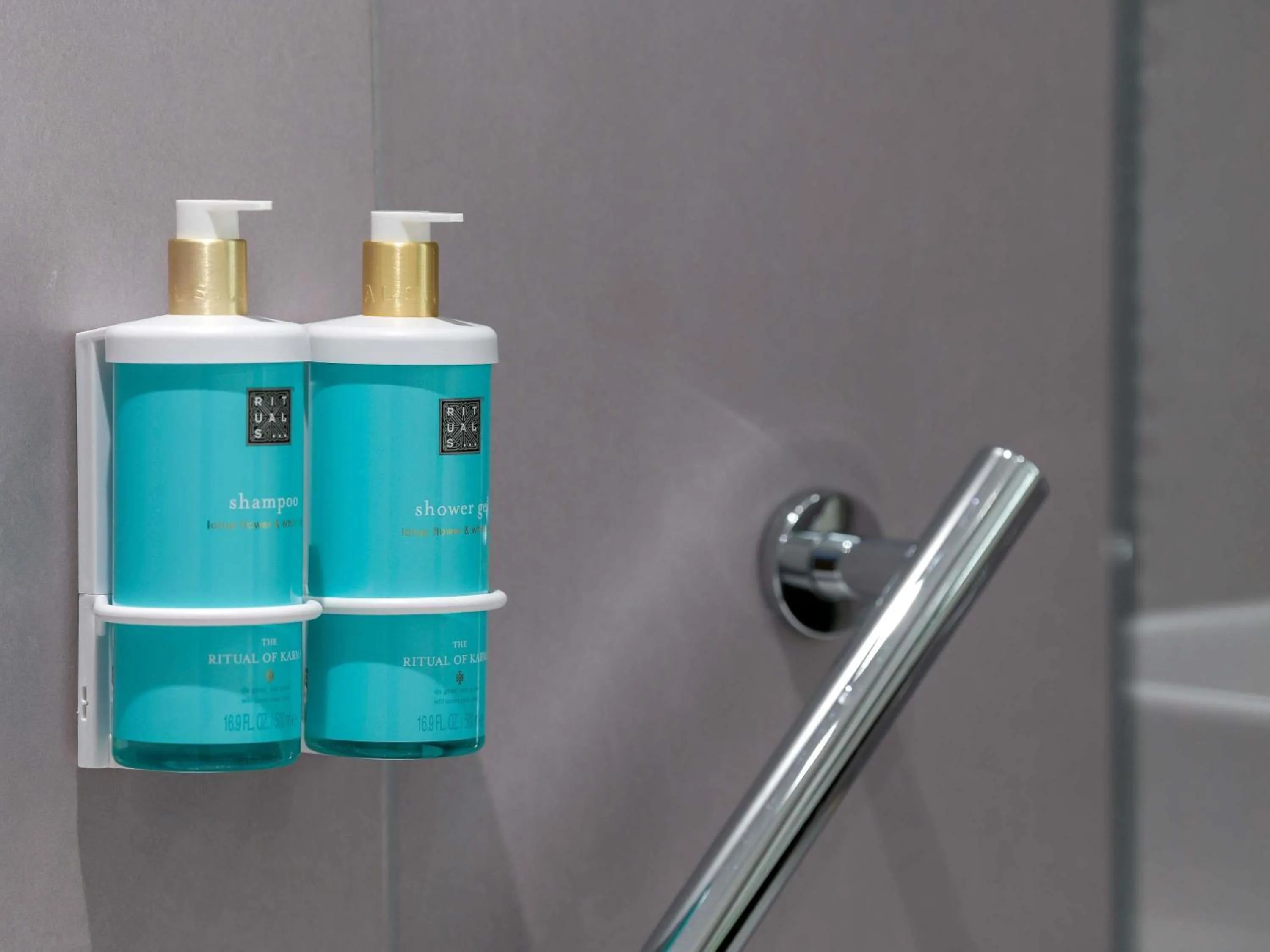 Bedroom in Novotel Köln City