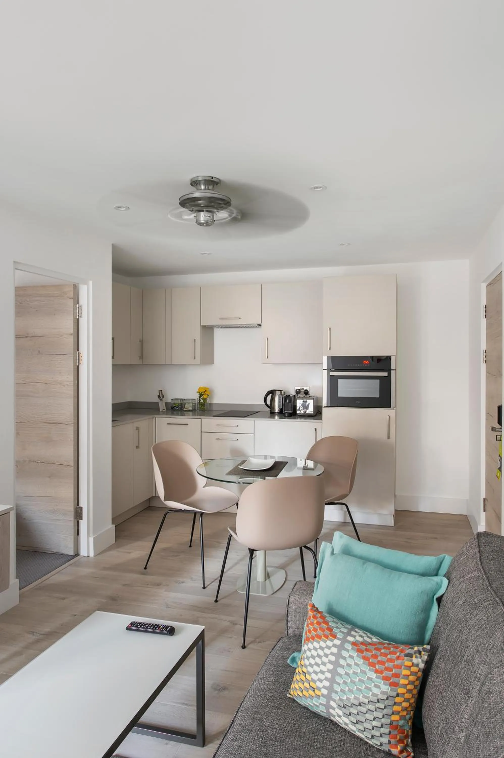 Kitchen or kitchenette in Q Square by Supercity Aparthotels