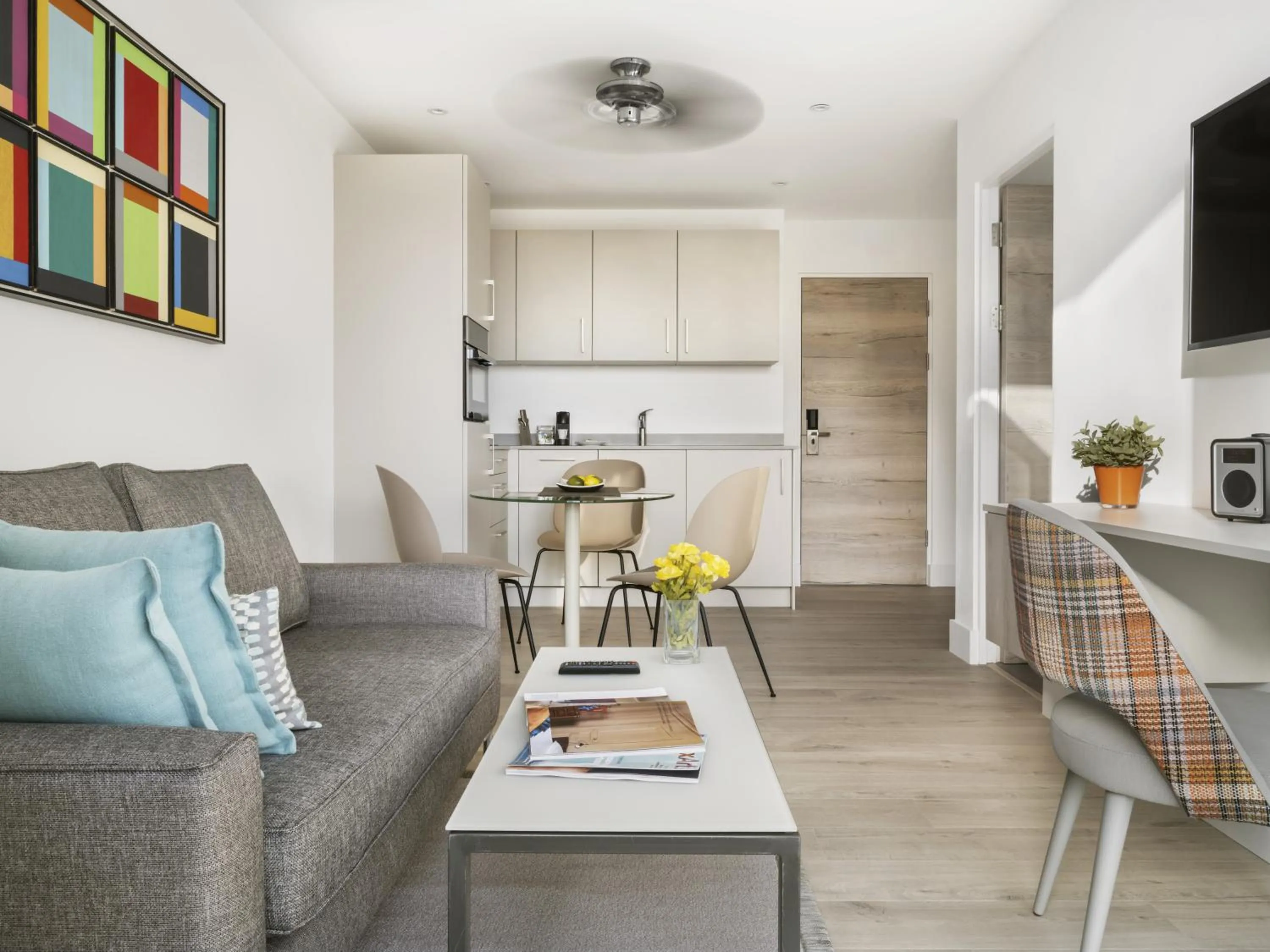 Kitchen or kitchenette in Q Square by Supercity Aparthotels