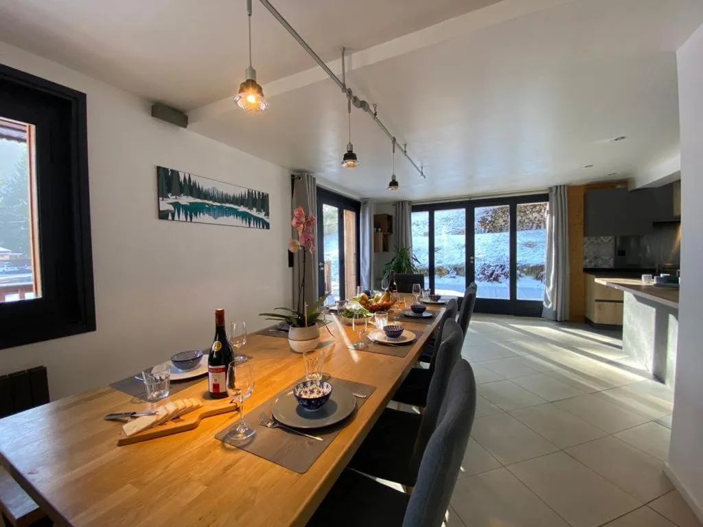 Dining area in Chalet Mountain Vibes
