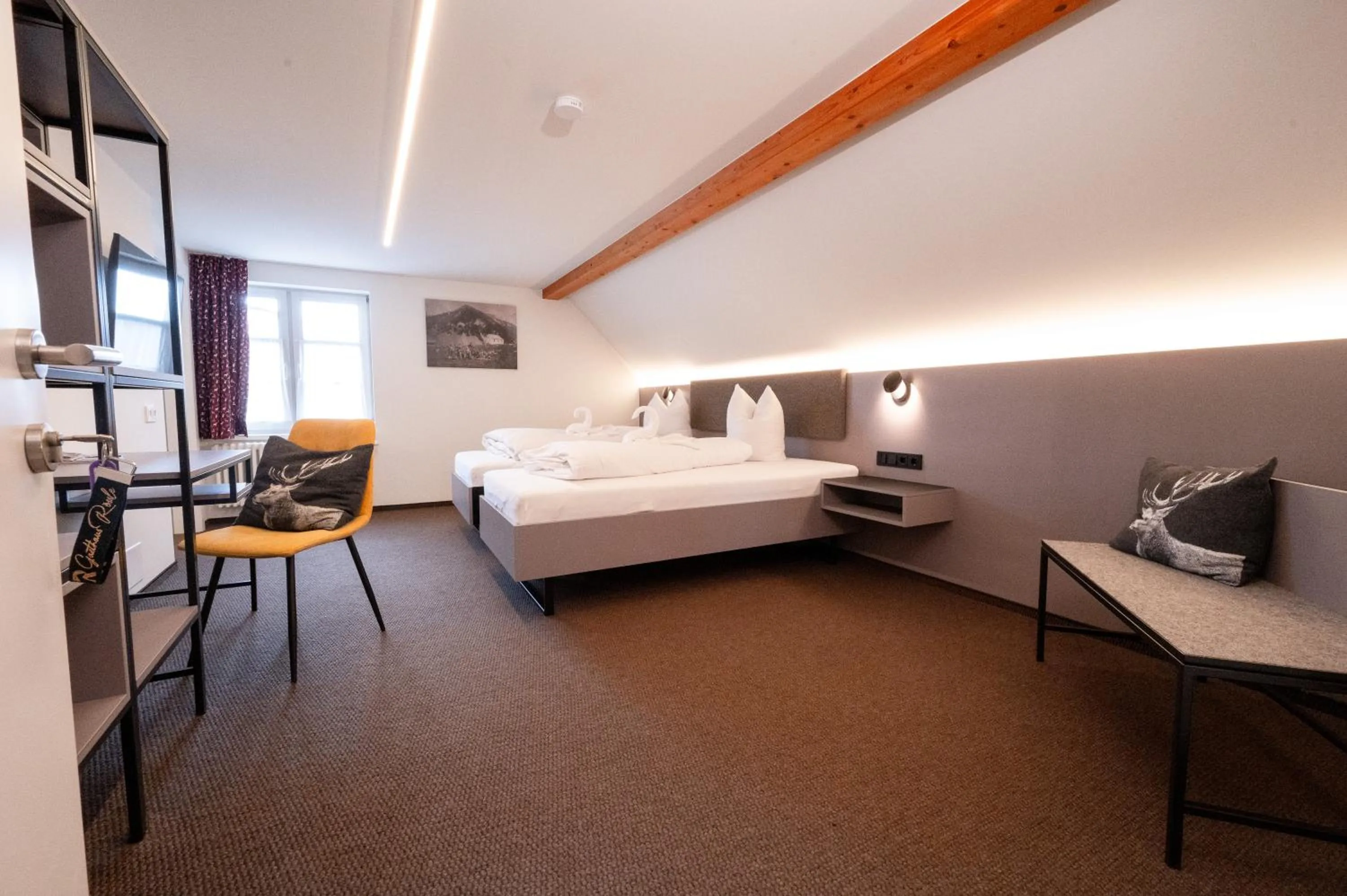 Photo of the whole room, Bed in Gasthaus Rössle