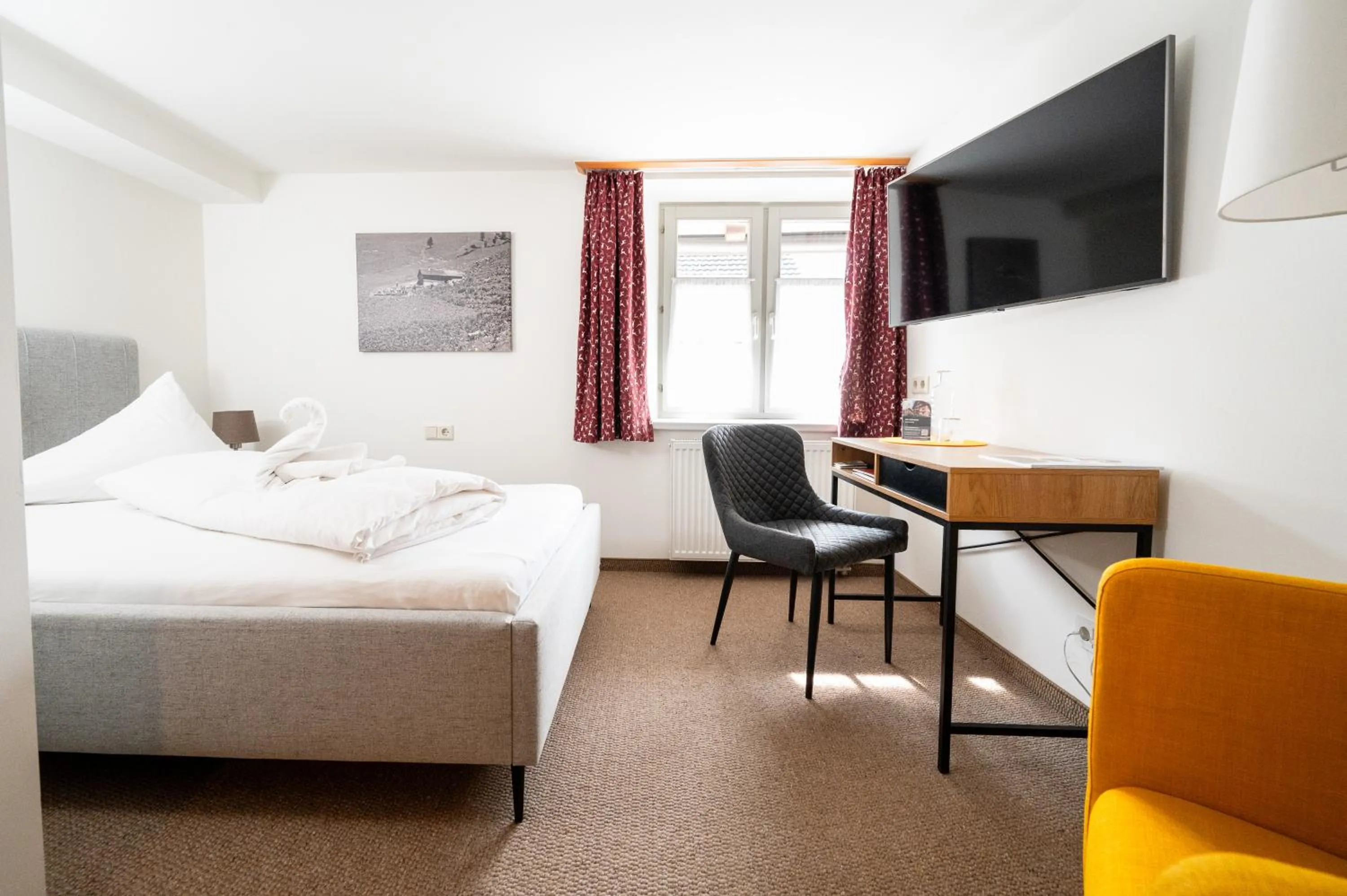 Photo of the whole room, Bed in Gasthaus Rössle