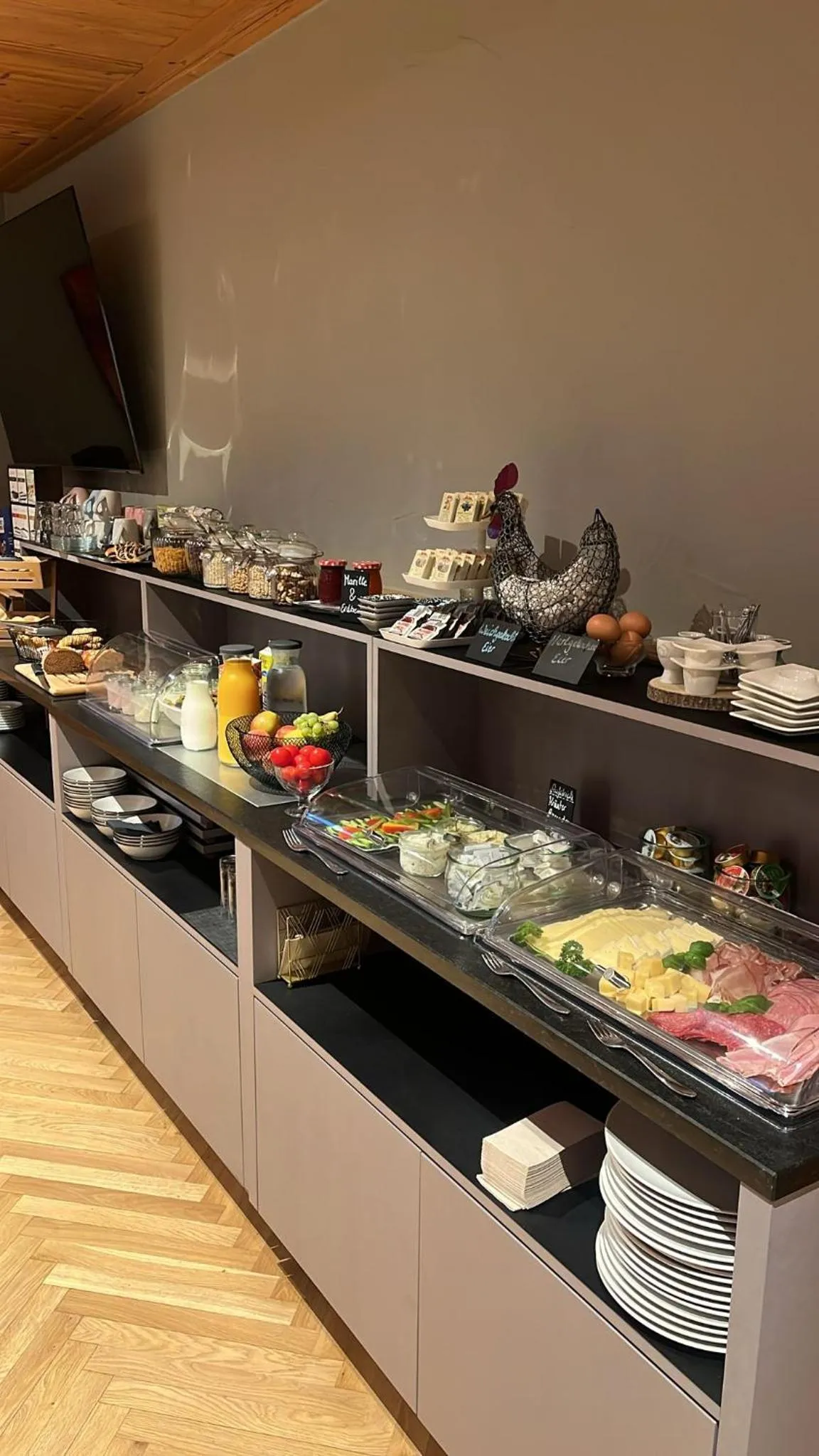 Buffet breakfast in Gasthaus Rössle